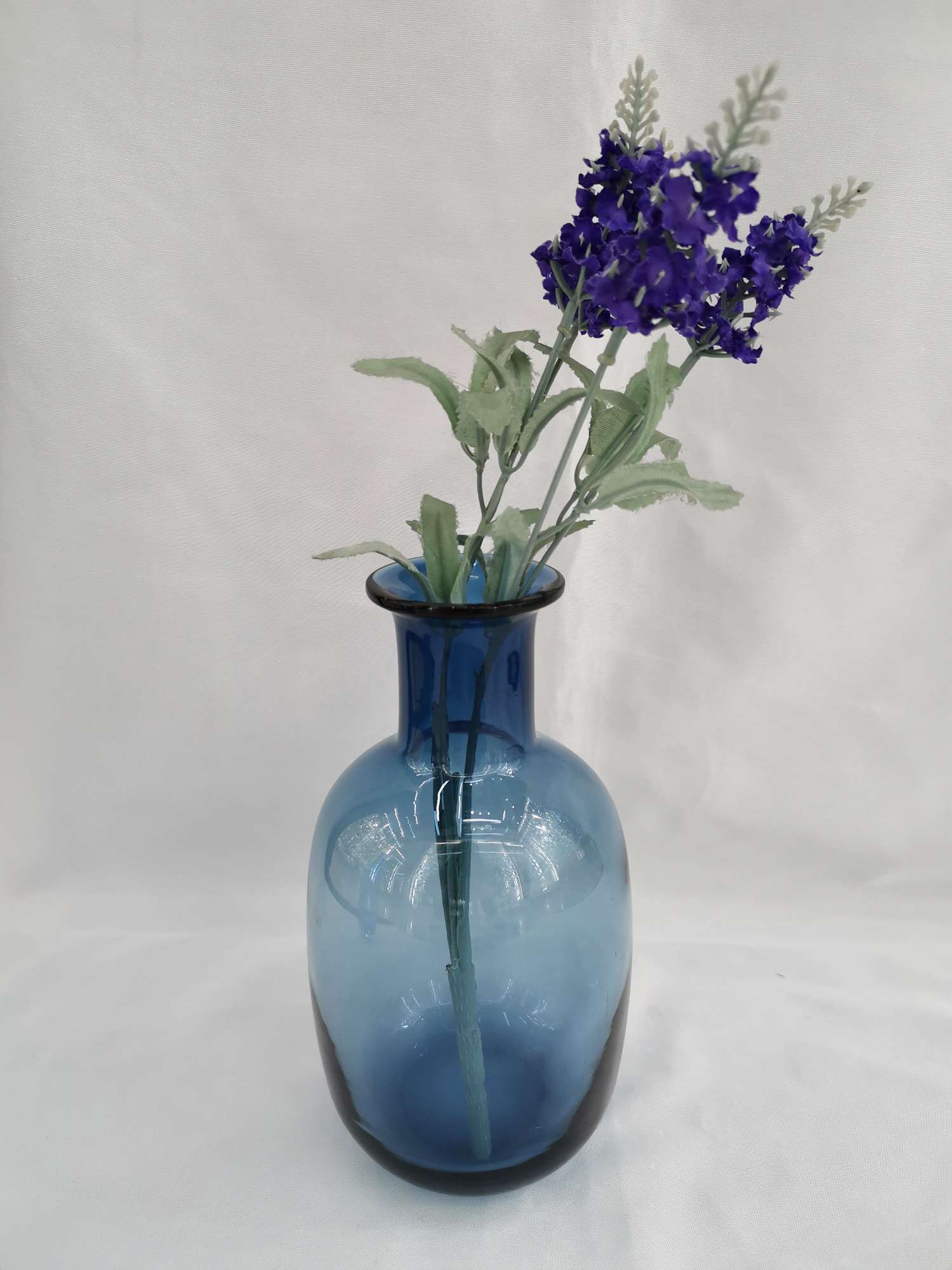 Simple blue vase living room kitchen balcony thumbnail