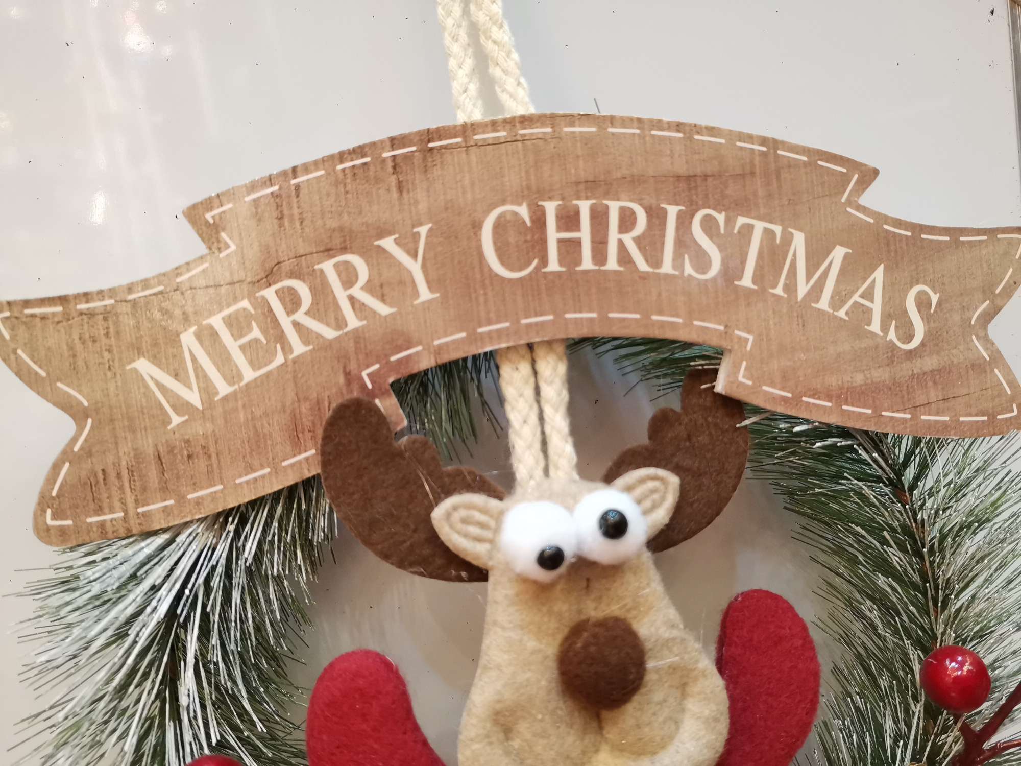 Christmas Deer pendant, pine needle ring pendant, 19*31CM Application Scenario