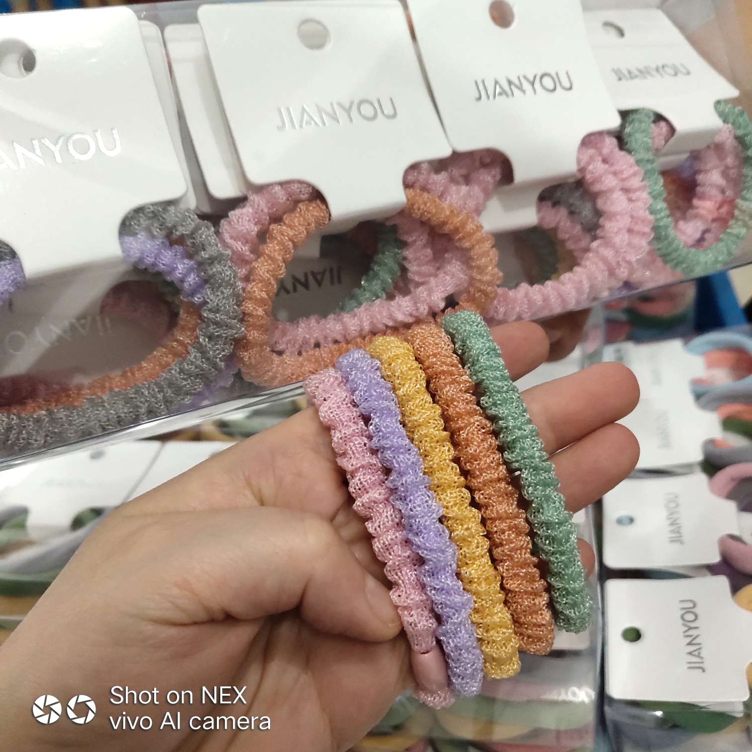 Organza rubber band thumbnail