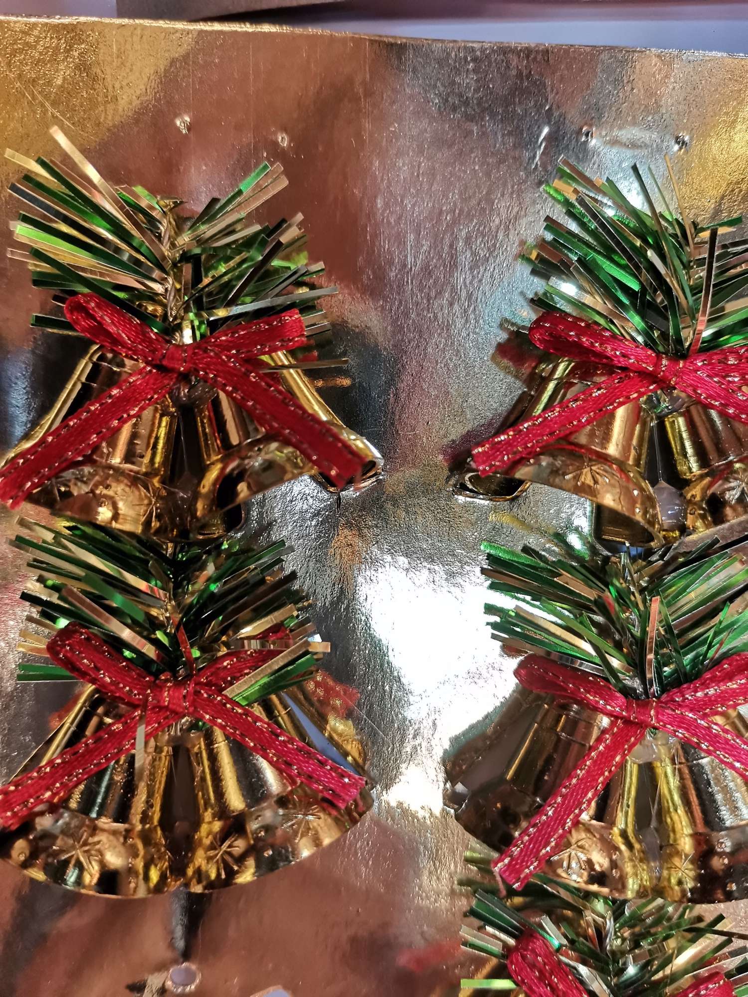 Christmas pendants: 6 pairs of each clock, each clock measuring 2.5*2.7CM Application Scenario