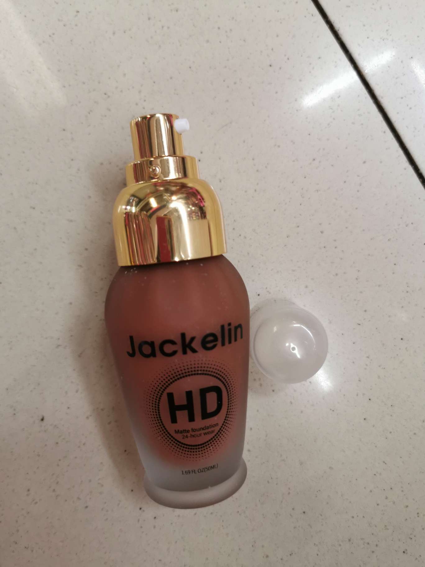 F821 Mousse bottle Dark-colored foundation Facial makeup Specification image