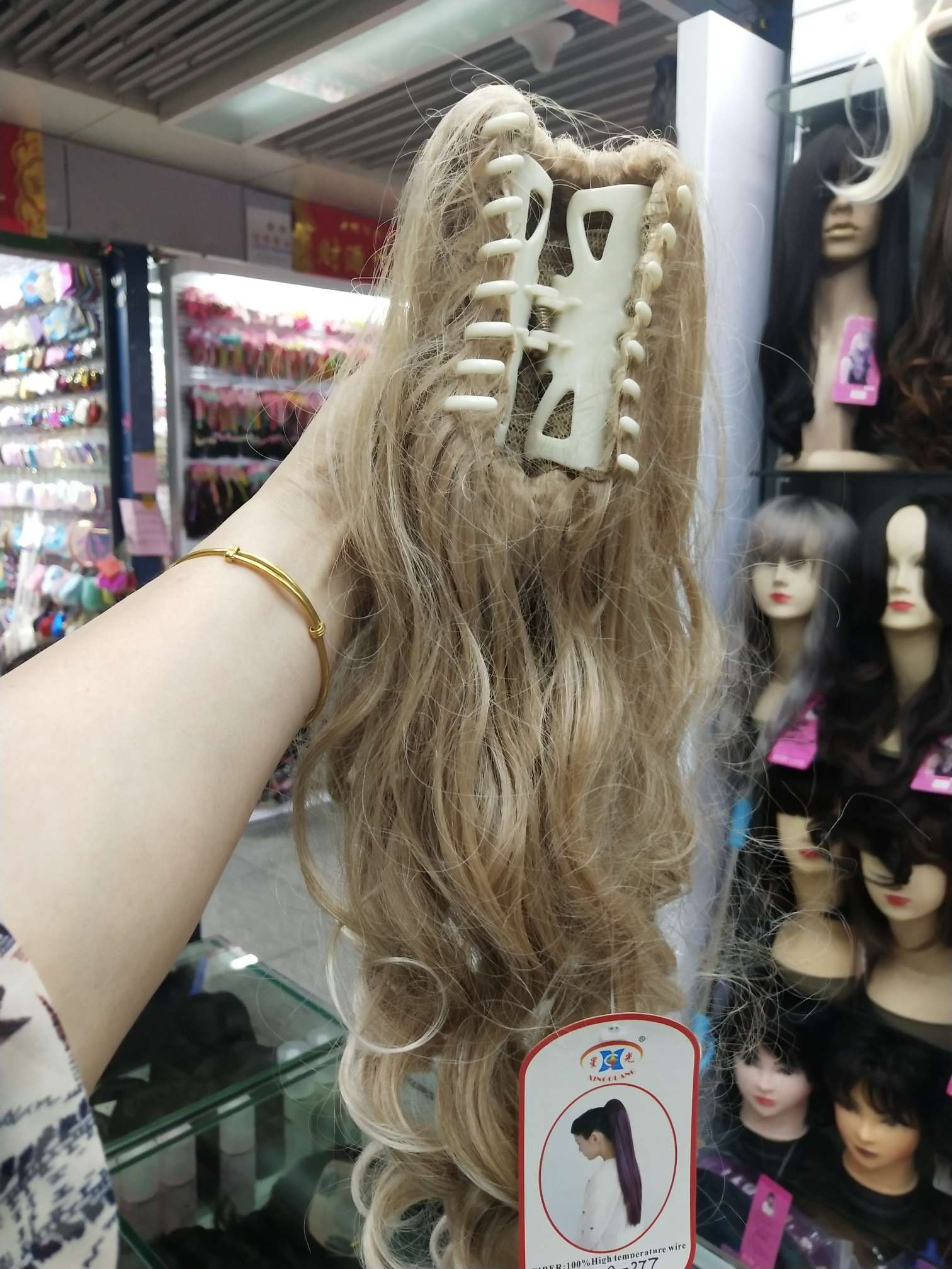 Wig claws. High temperature hair accessories. Customized contact me 13750975878 thumbnail