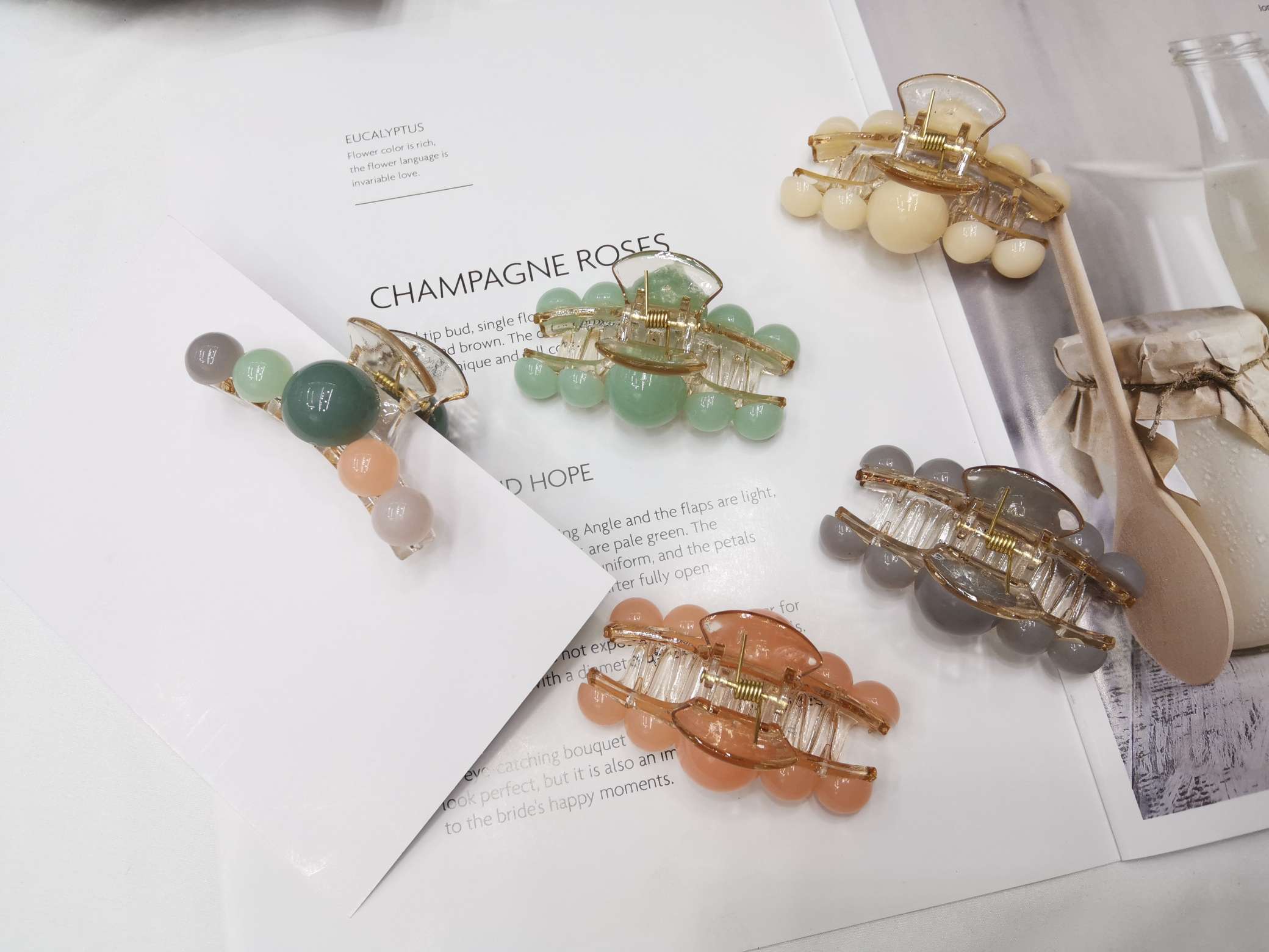 Korean version of the medium pearl hairpin temperament clip clip versatile thumbnail