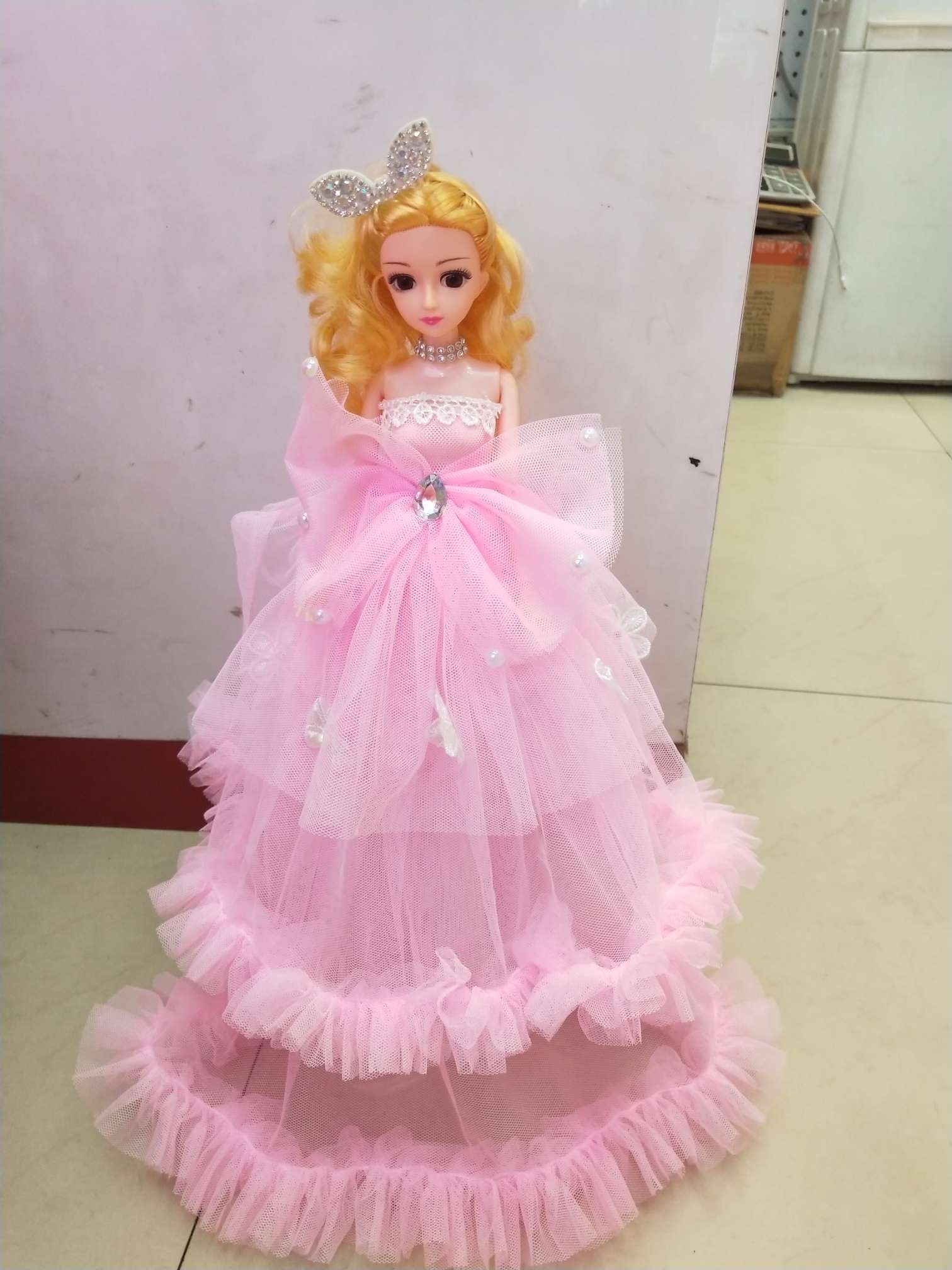 大蝴蝶结娃娃，240个起批，运费自付。