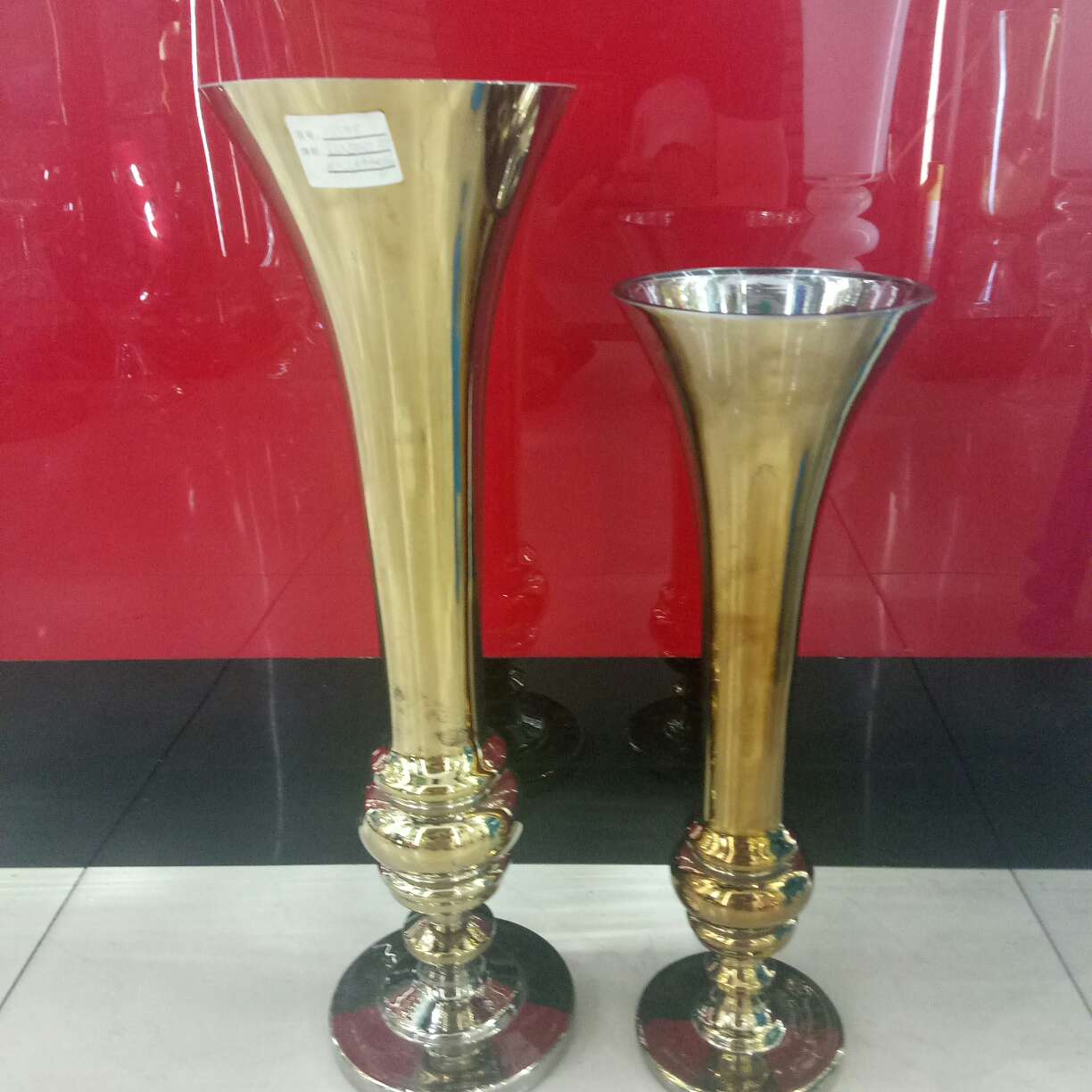 Small gold-plated wedding vase thumbnail