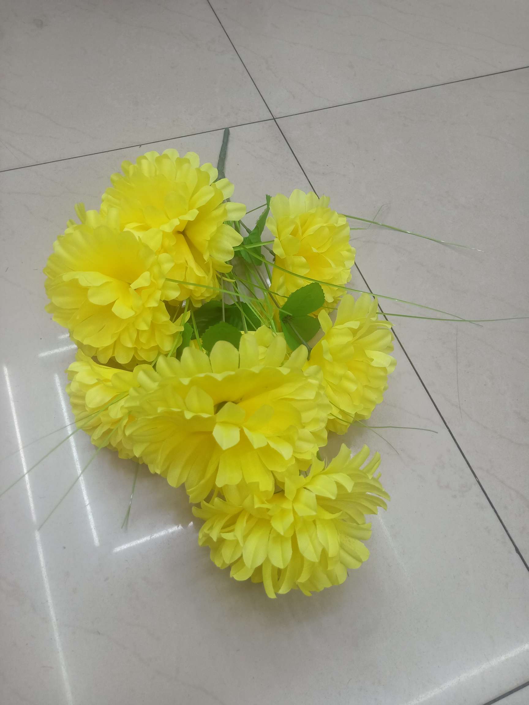 Artificial flowers, fake flowers, decorative dahlia