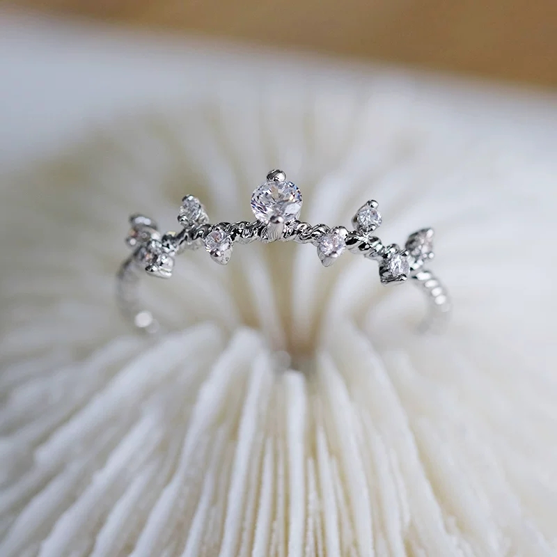 Korean simple and individual small spiny slightly inlaid zircon chic chic small diamond closed mouth exquisite joint index finger ring details Picture
