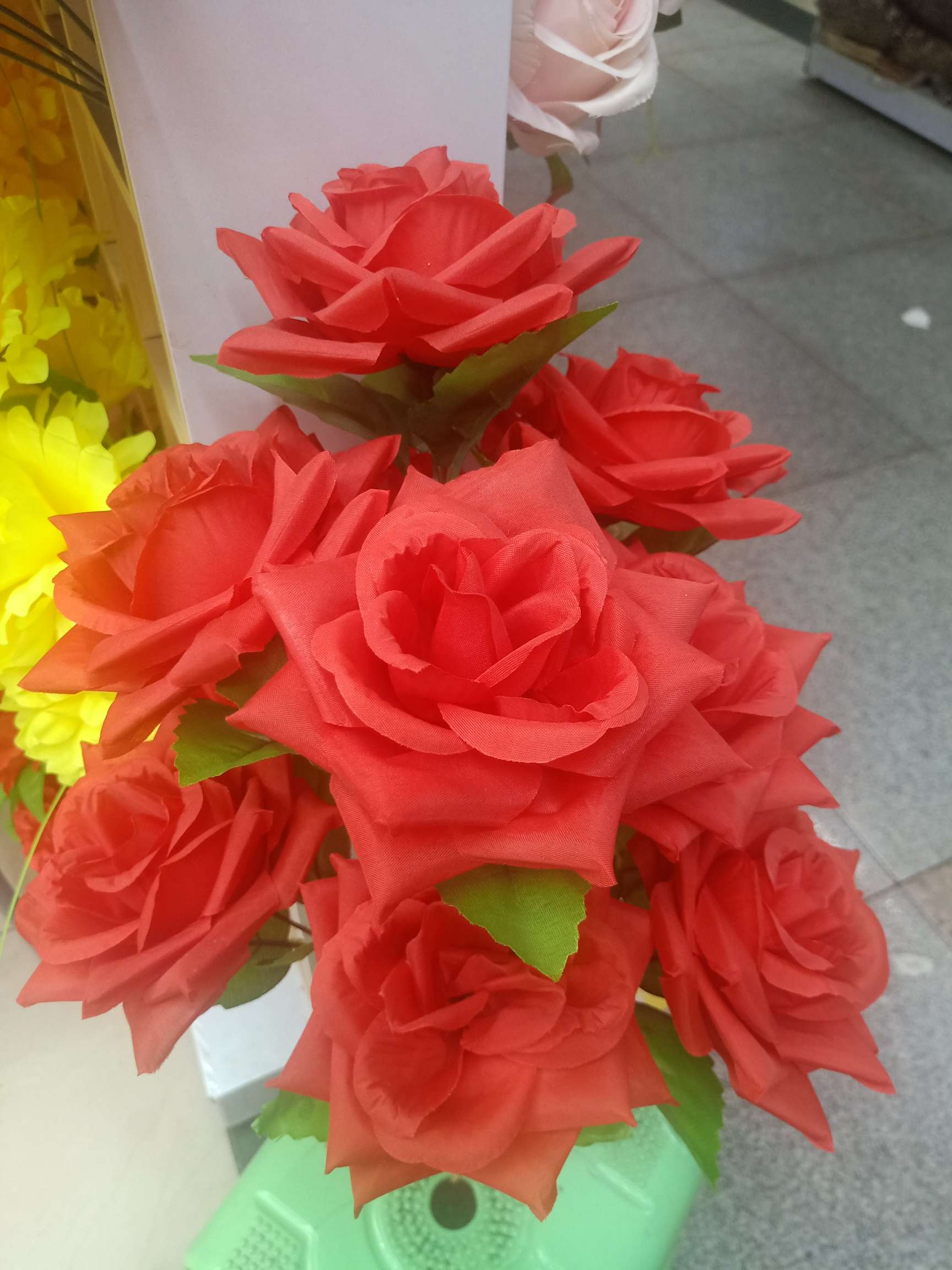 Artificial flower, fake flower decoration, flower roll edge rose details Picture