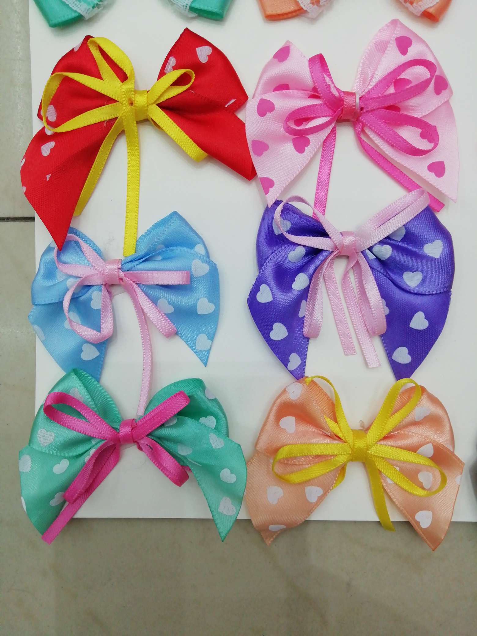 A heart with six ears