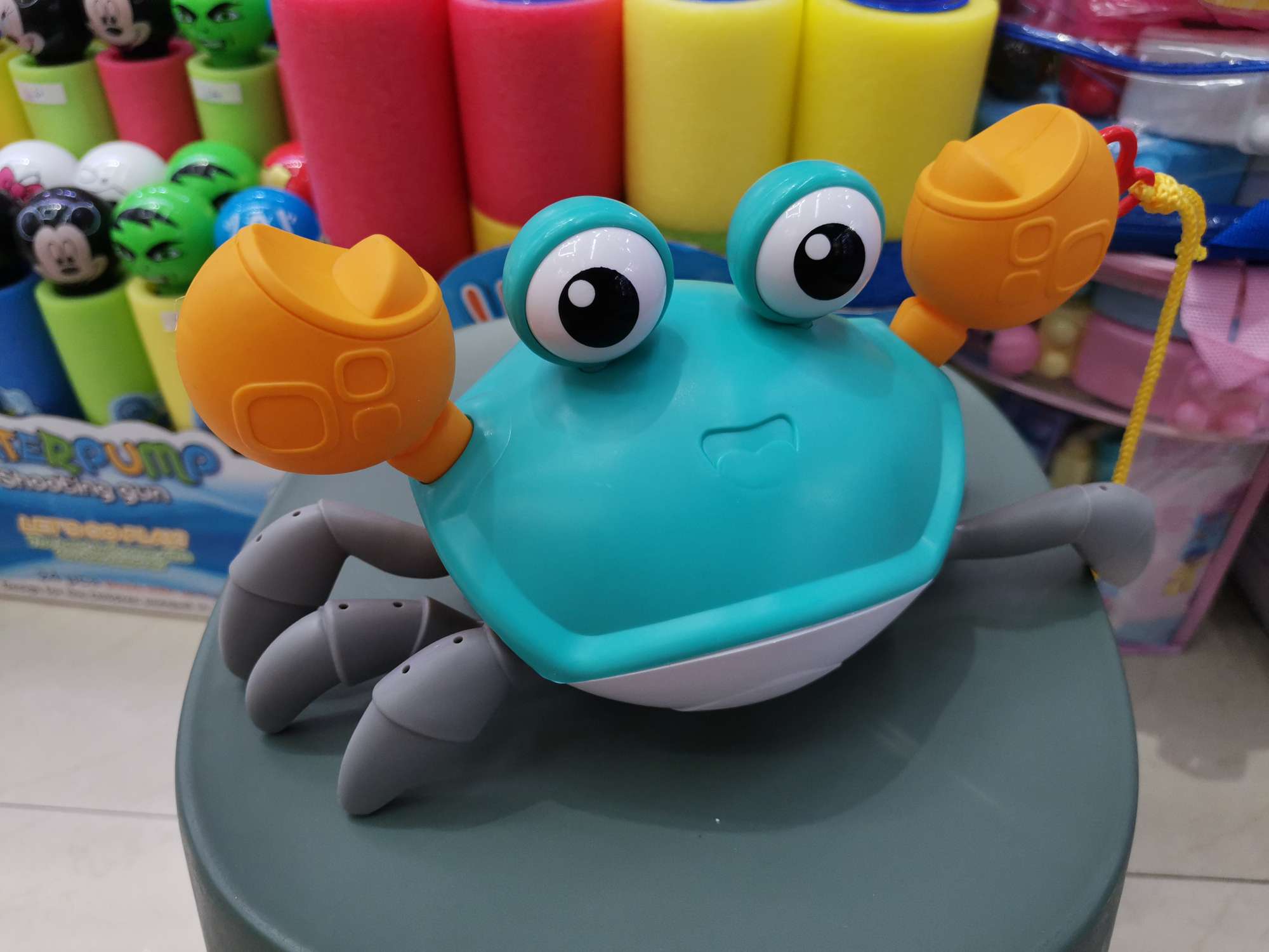 地摊热卖抖音爆款网红新品水陆两用螃蟹牵绳螃蟹上链戏水玩具一件装60个详情图6