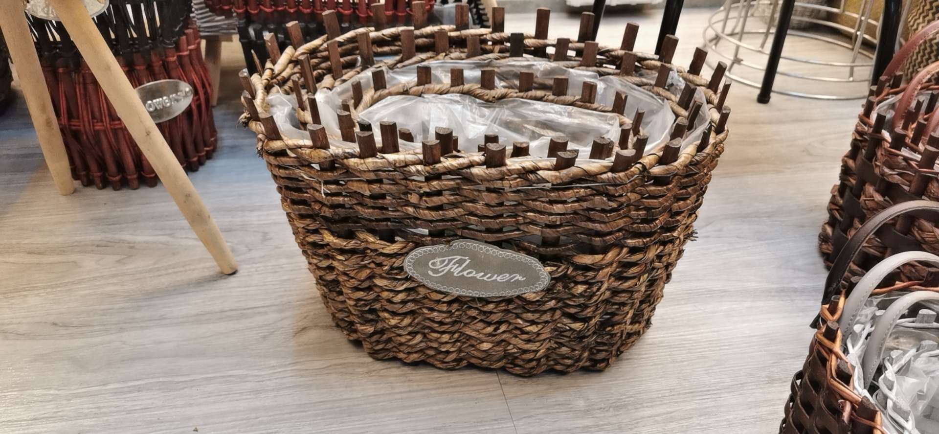 Factory direct sales and wholesale of garden flower baskets, woven flower pot covers and three-flower baskets