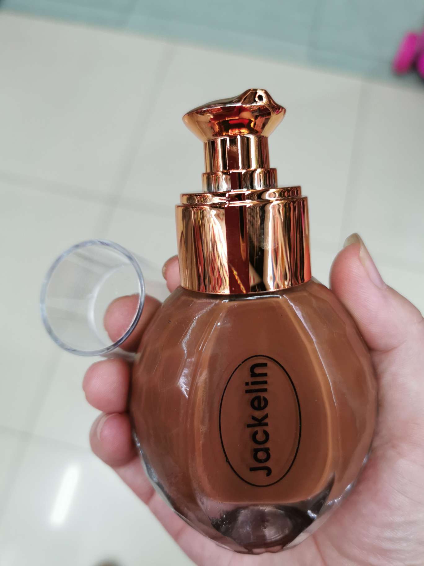 F820 Oval Dark Liquid Foundation Beauty Beauty Products Factory Direct Sales Item Picture