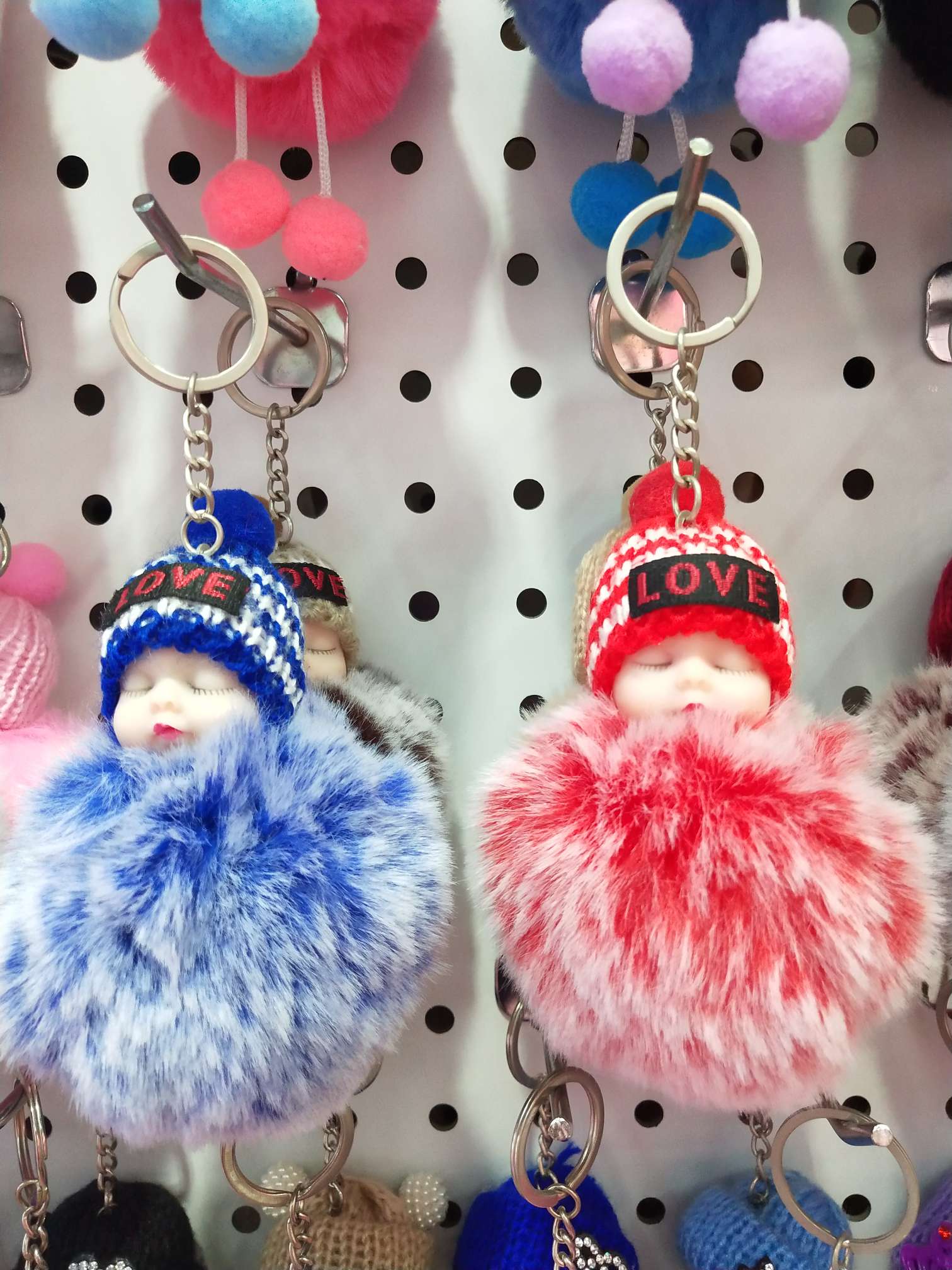 雪花毛球睡娃，600个起批；快递费自付。