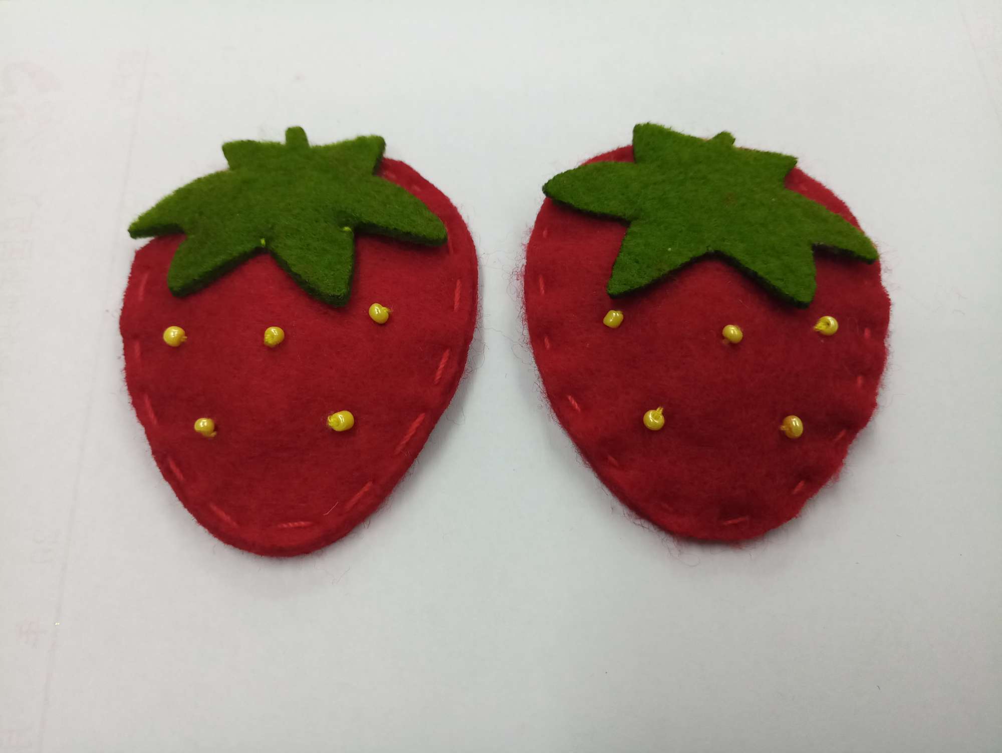 Creative hairpin accessories made by hand with non-woven cartoon red strawberry clip thumbnail