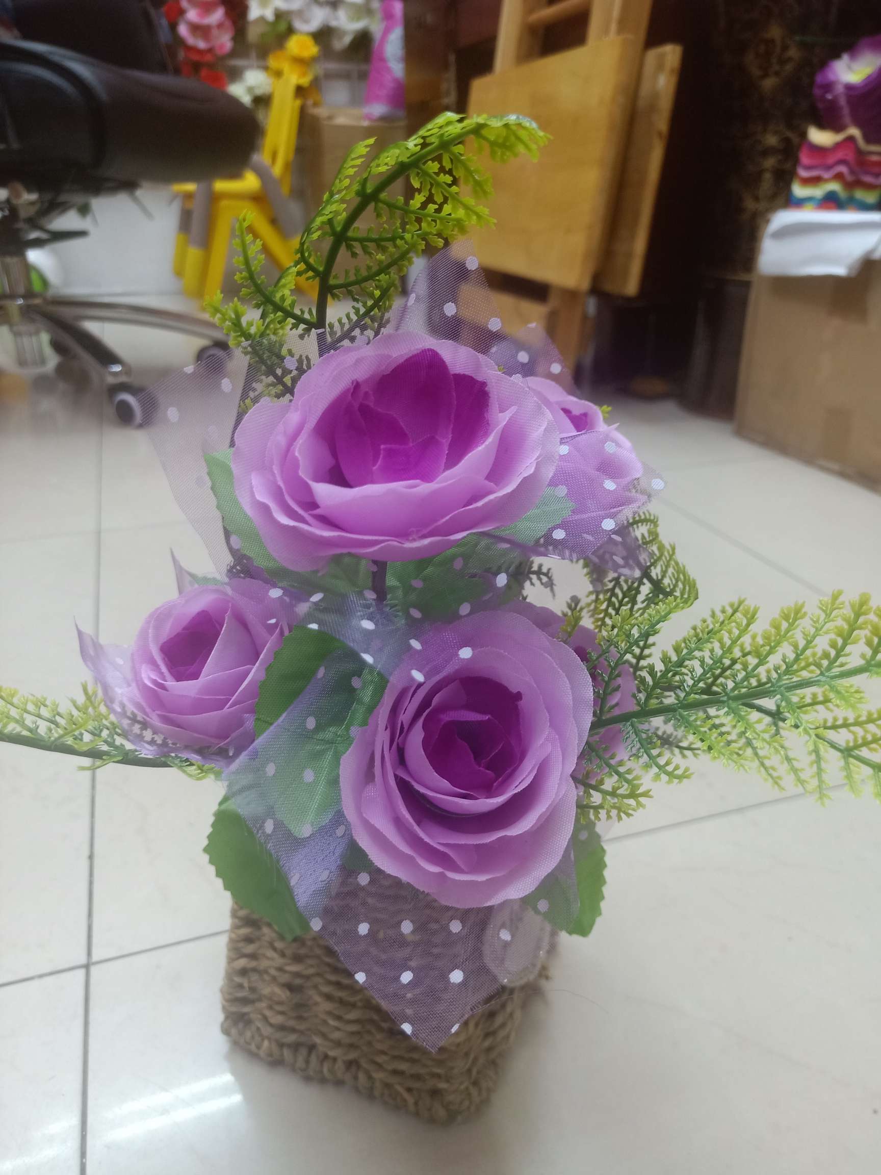 Artificial flowers, fake flowers, decorative flowers, and small roses details Picture