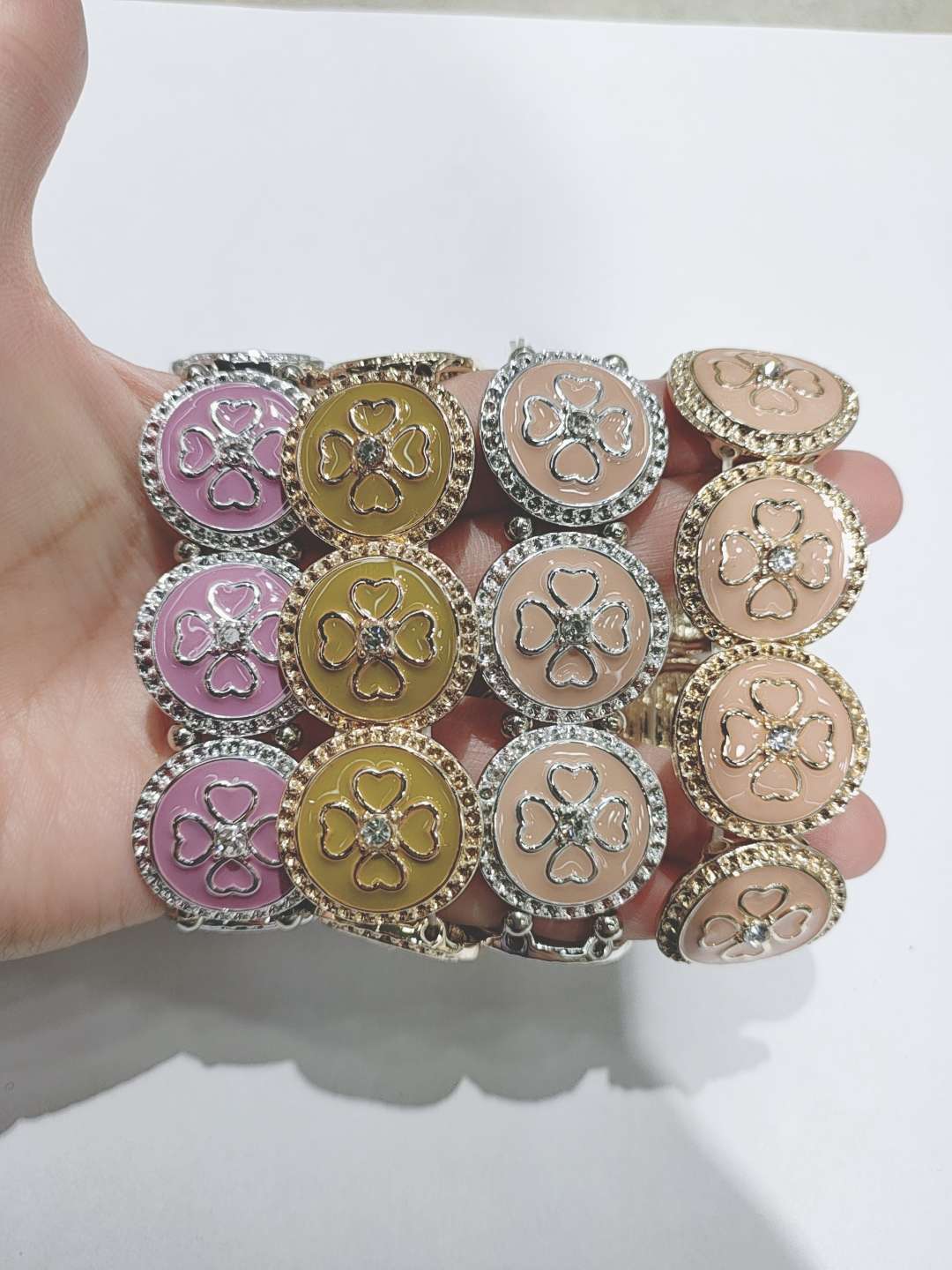 كما ان سوارات الزهرة اليابانية الجديدة، سوارات الزيتية details Picture