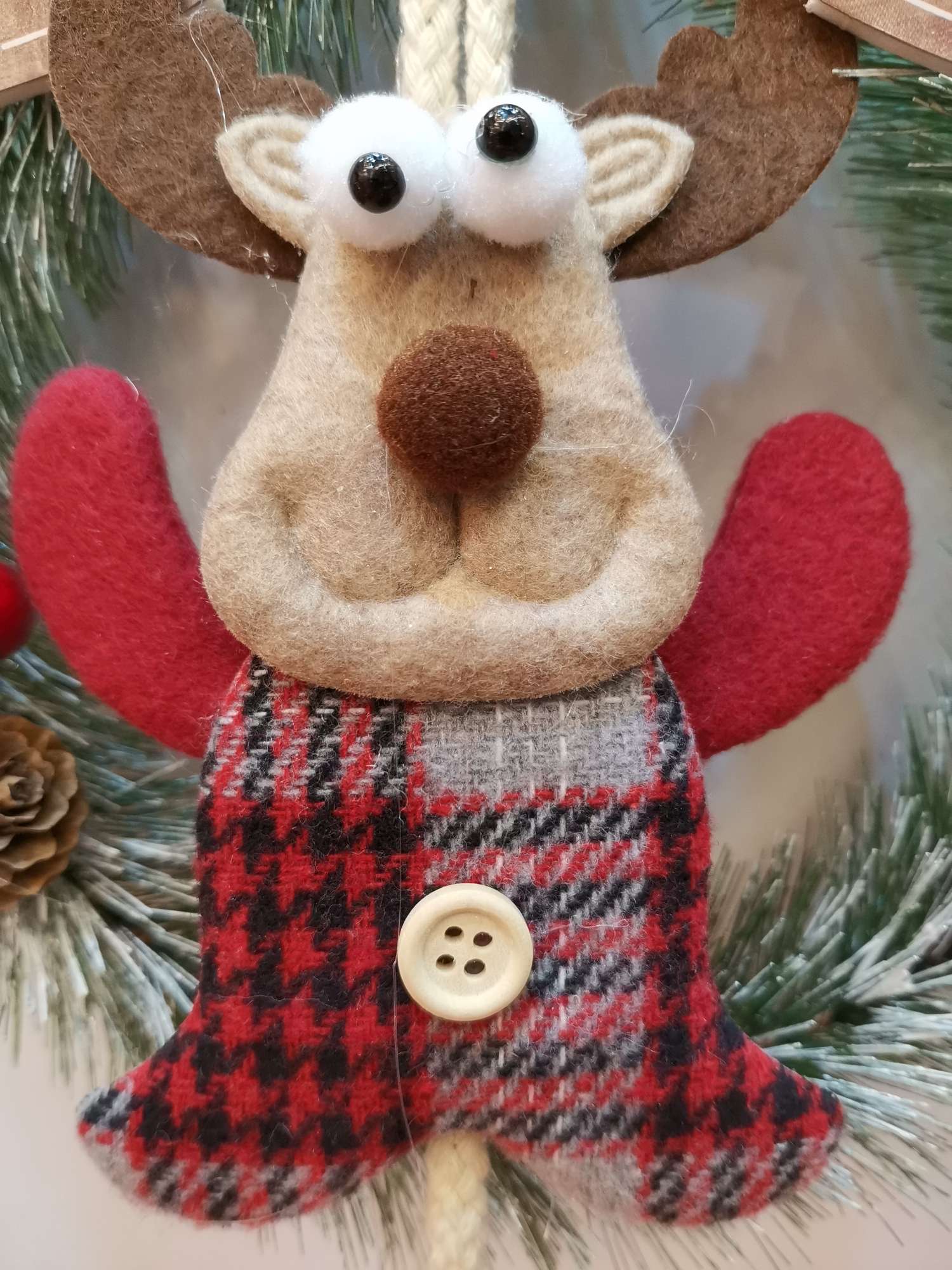 Christmas Deer pendant, pine needle ring pendant, 19*31CM details Picture