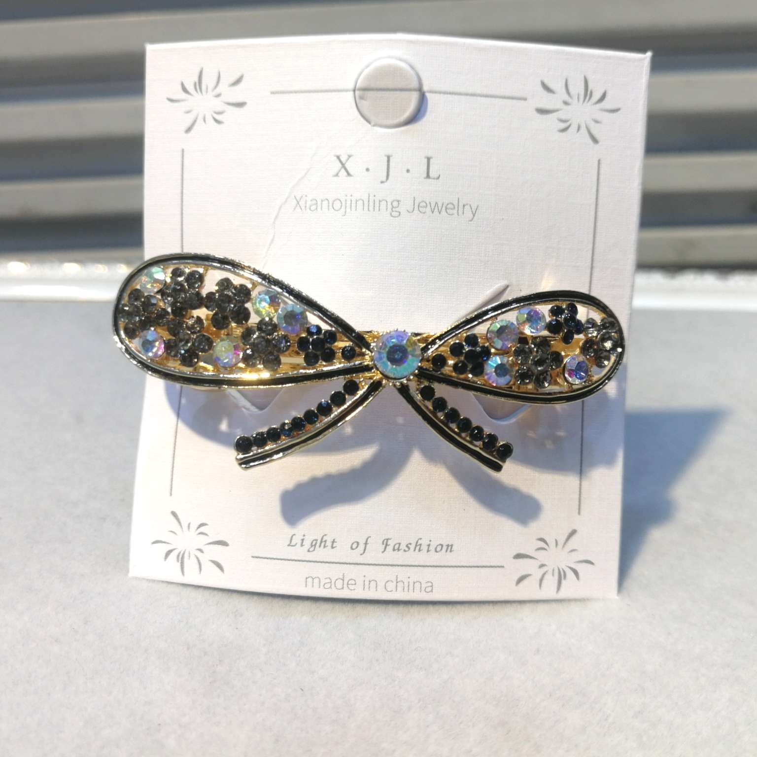 Black line top clip, Korean bow, banana clip, vertical clip, ponytail clip, hair clip, small anti-slip vertical clip, water diamond hair accessory, large Japanese and Korean hair clip, headwear, little Jinling accessory 410815