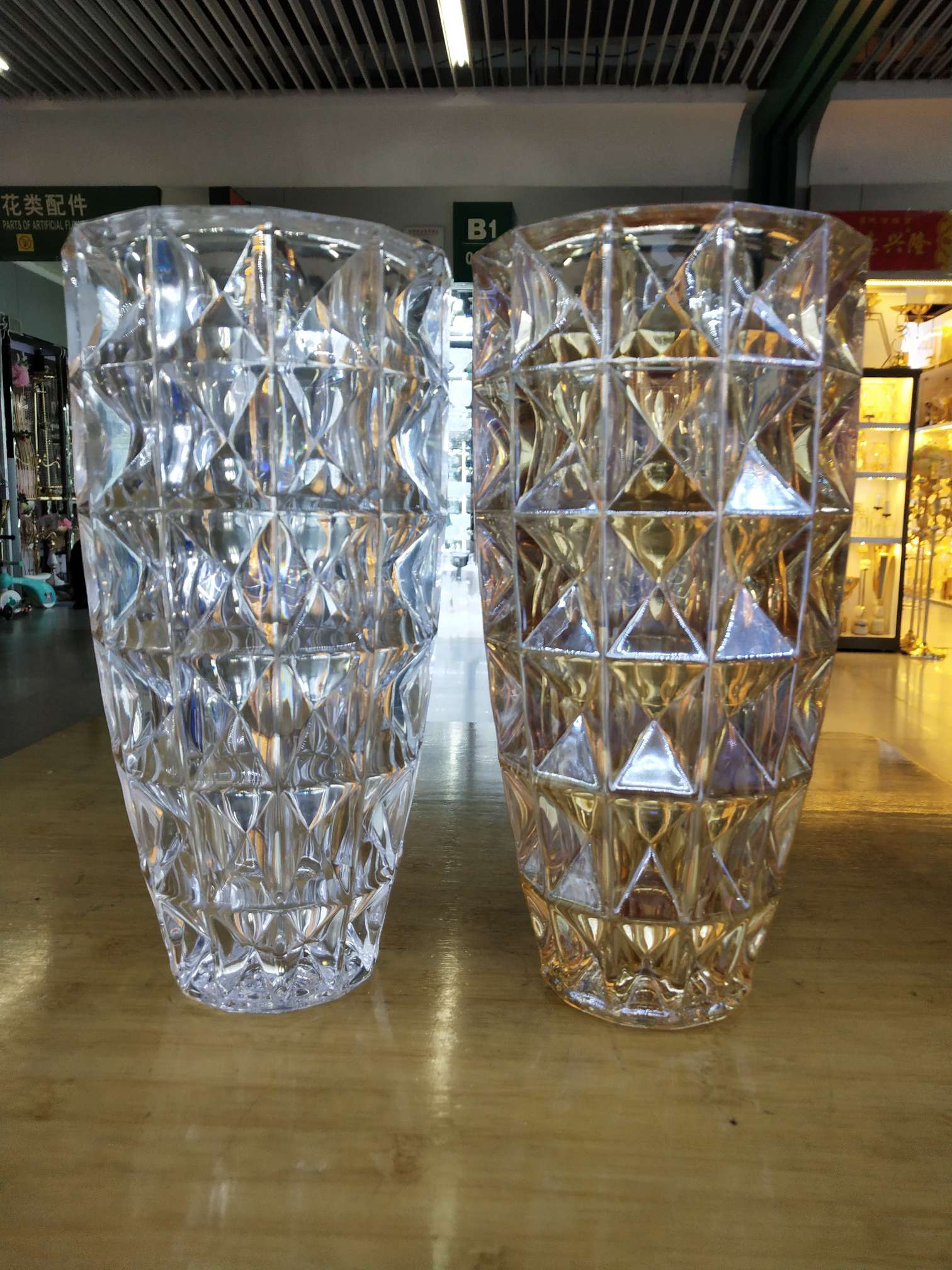 Manufacturer direct wholesale heavy pressing glass vase sitting room table furnishingrich bamboo lily flower arranger thumbnail