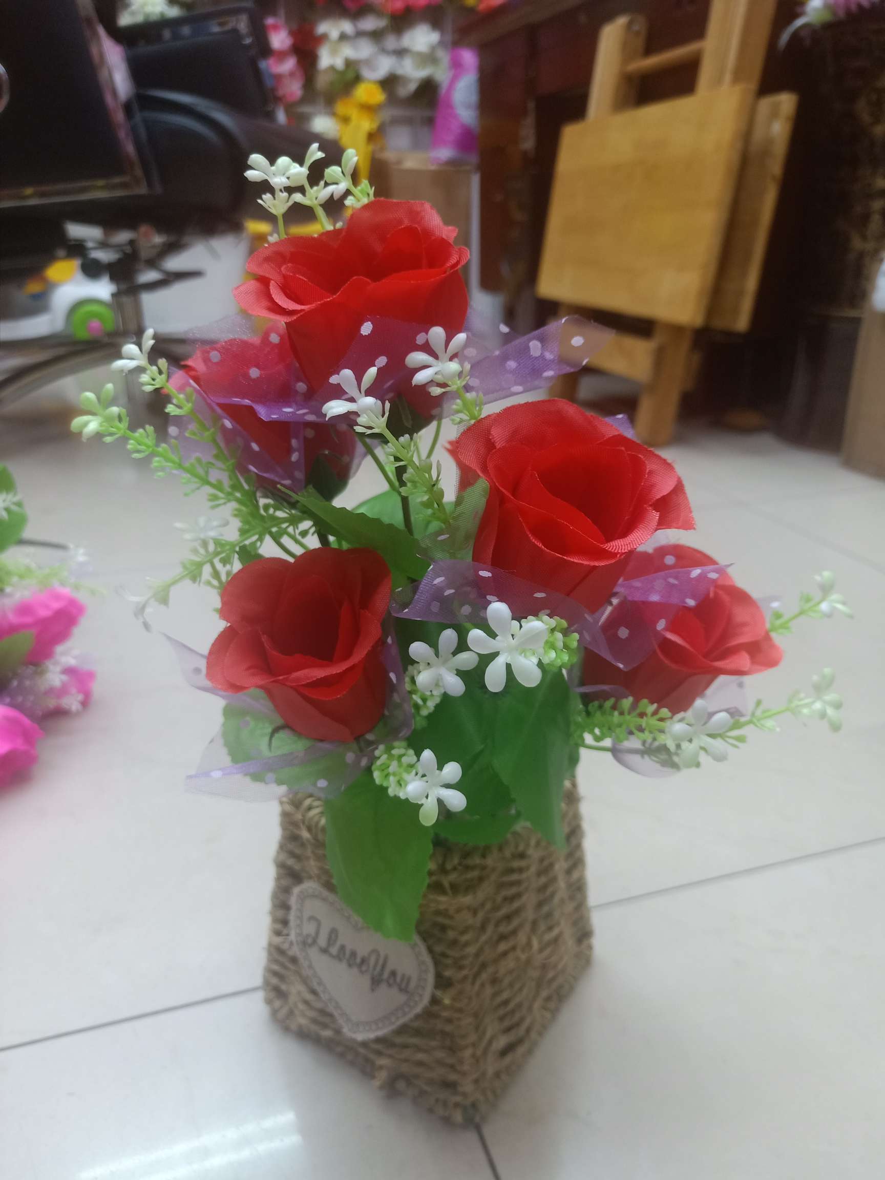Artificial flowers, fake flowers, decorative ribbons, gauze roses