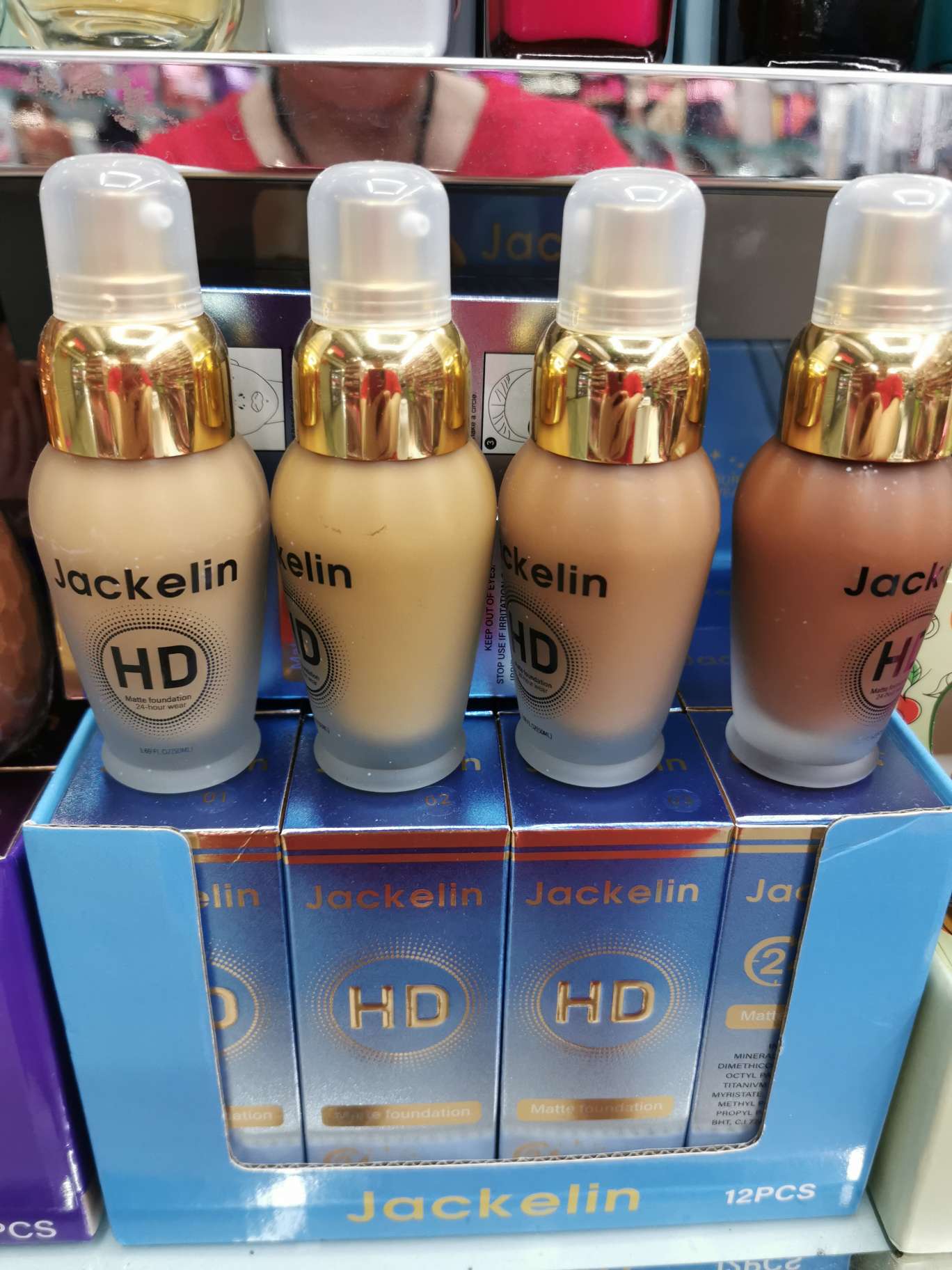 F821 Mousse bottle Dark-colored foundation Facial makeup details Picture