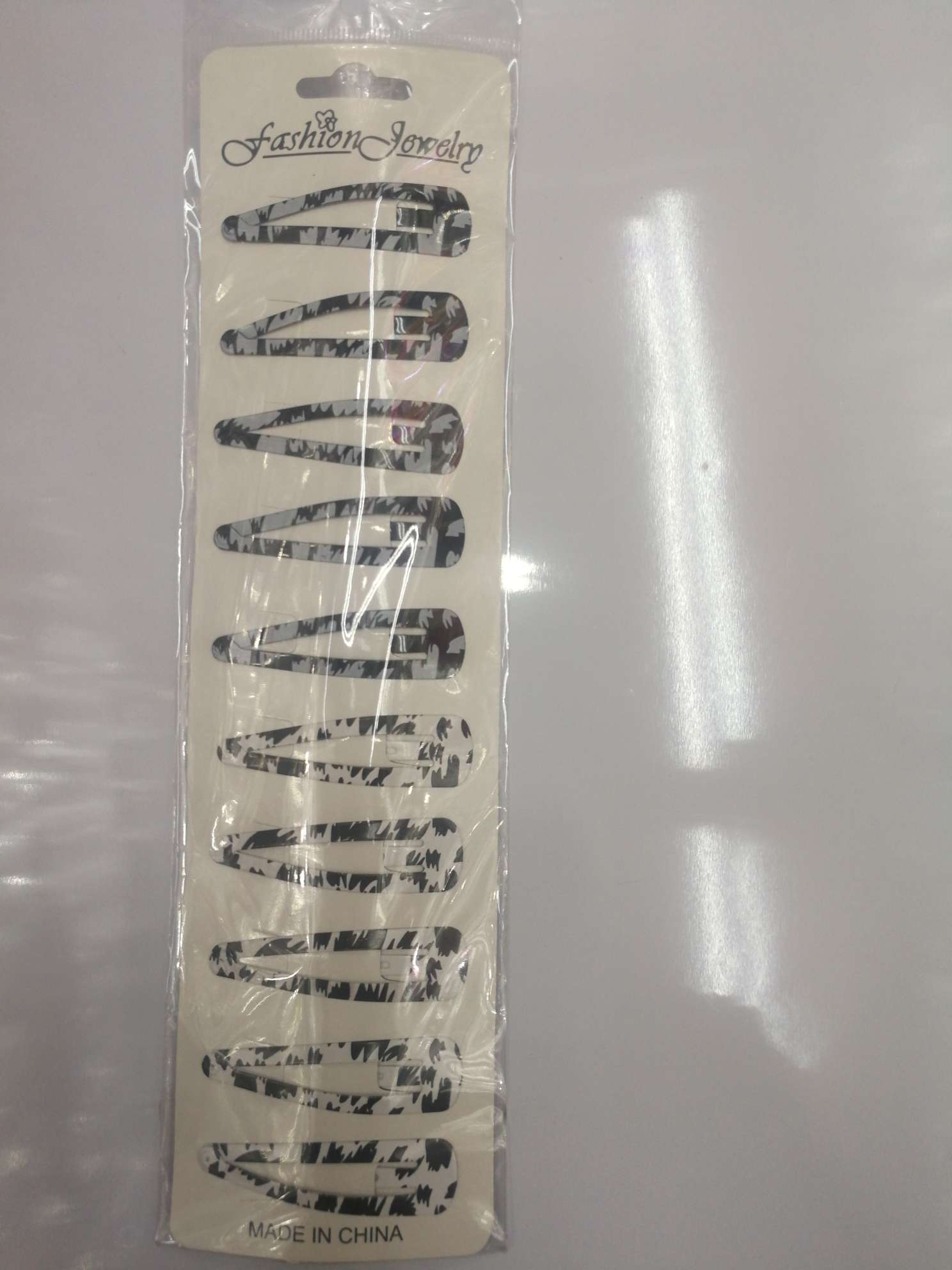6cm monochrome print water droplet folder thumbnail