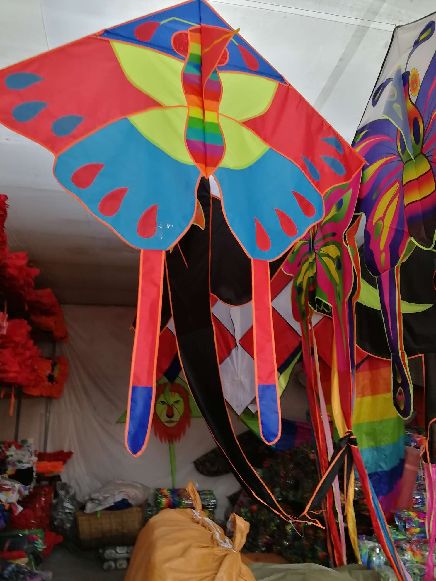 Butterfly kites (minimum batch of 100)