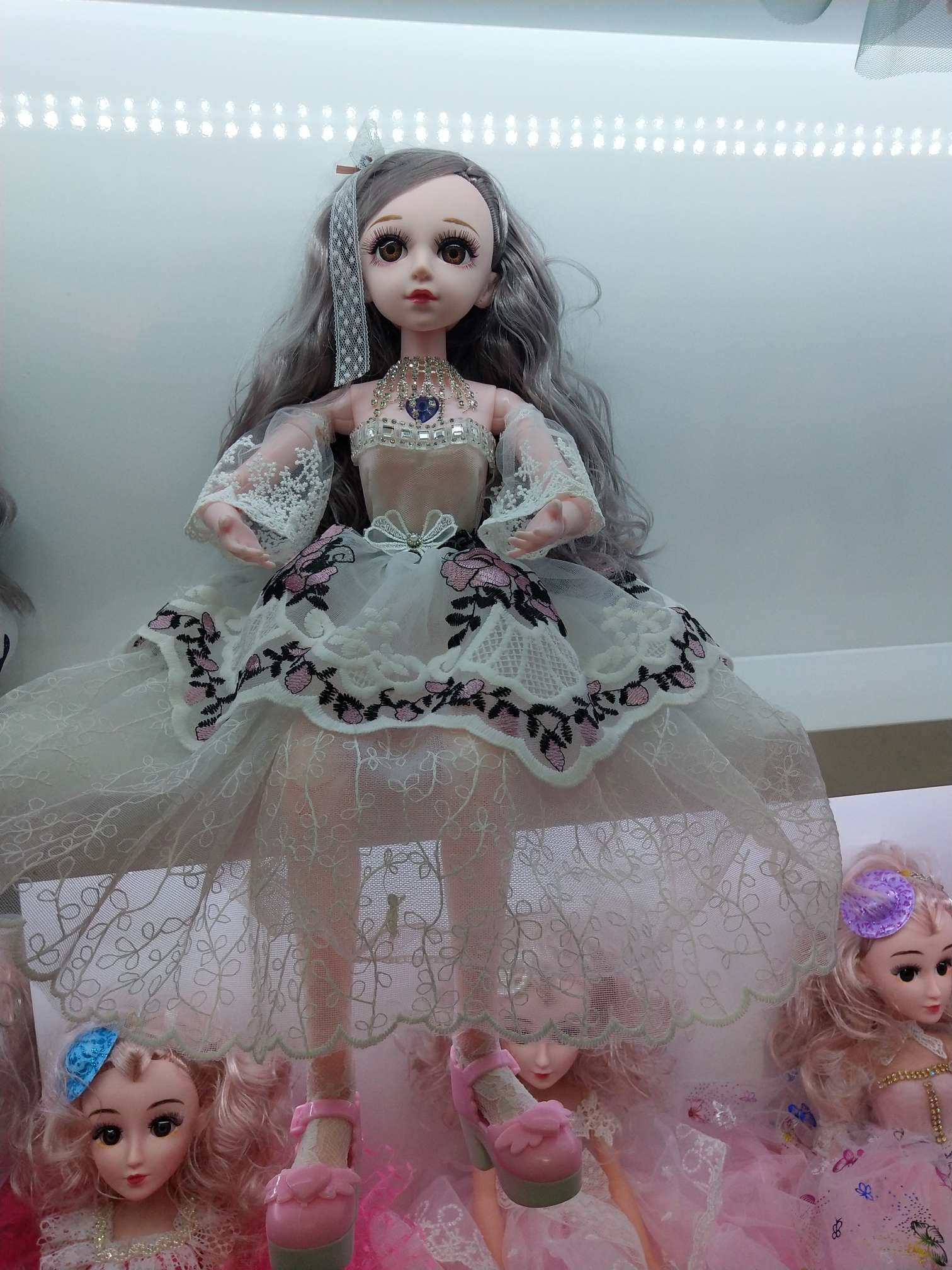 60Cm娃娃2号，带亮灯、带歌30首左右。5个起发，快递费自付。