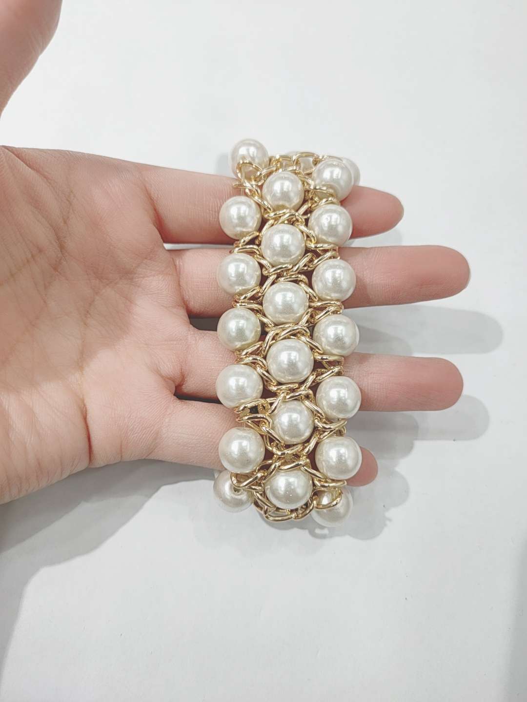 وخط الغاز الجديد هو عبارة عن سوار من اللؤلؤ يدوي، خاتم من الكريستال الشفاف details Picture