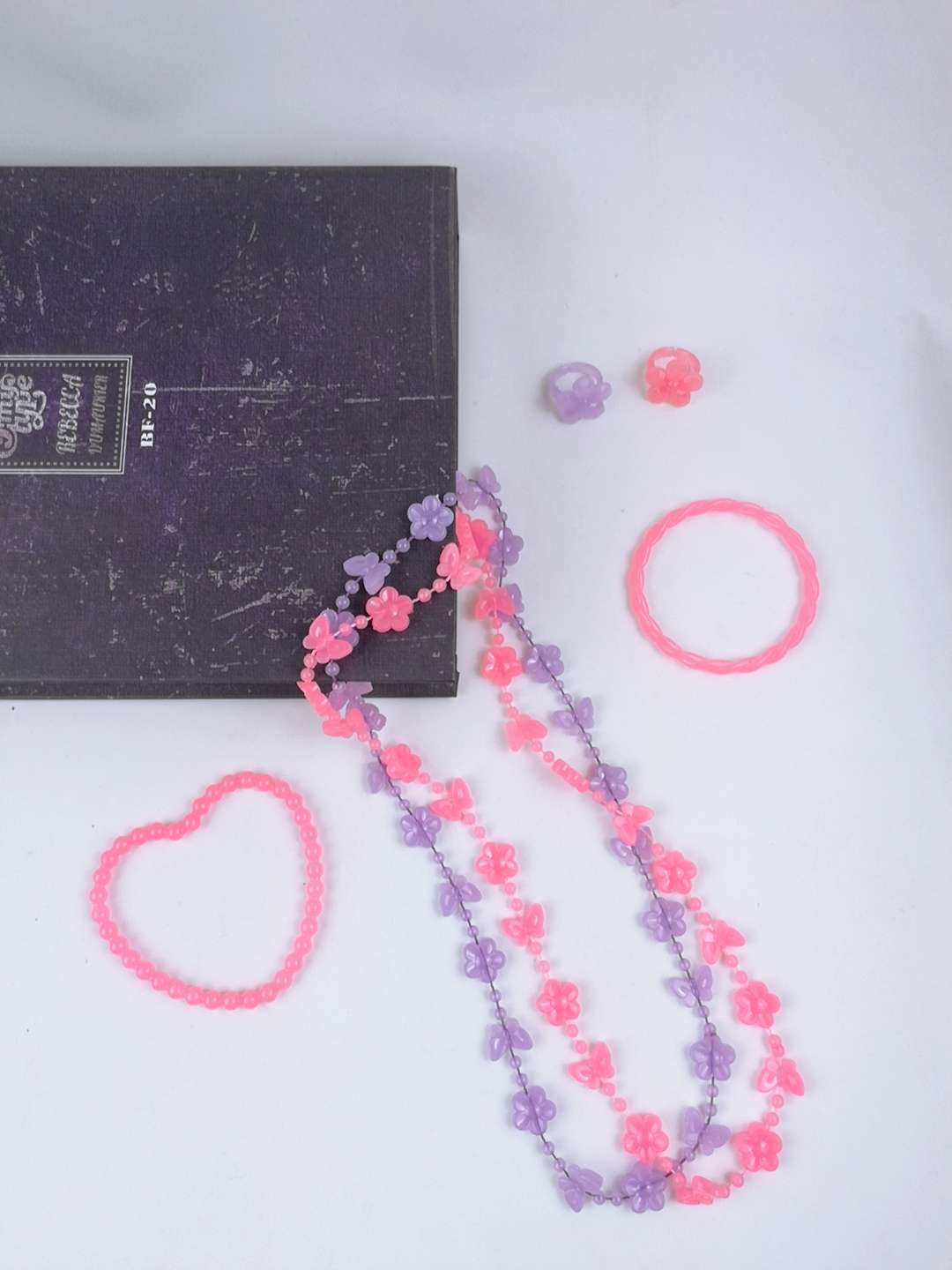 Iris necklace for children thumbnail