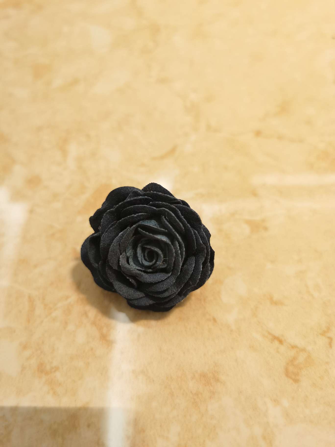 European-style simulated camellia buds, simulated flower bouquets, small camellias, multi-headed small flowers, QQ Mei home decoration, restaurant entrance decoration, leather flower Han decoration details Picture