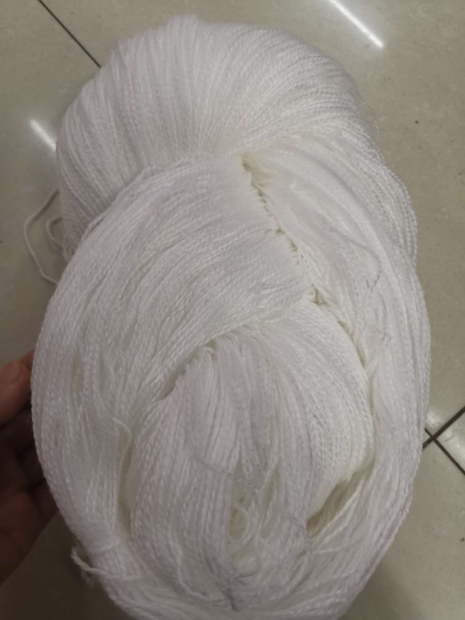 Hot-selling 2-strand acrylic wool carpet yarn knitted wool white in stock