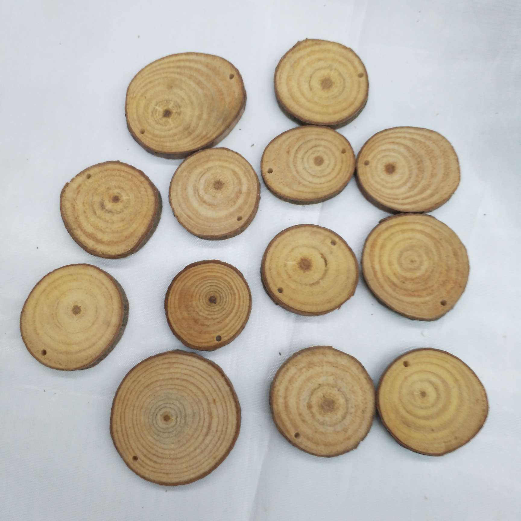 قطع خشب الصنوبر ذات المواصفات متعددة المواصفات Item Picture