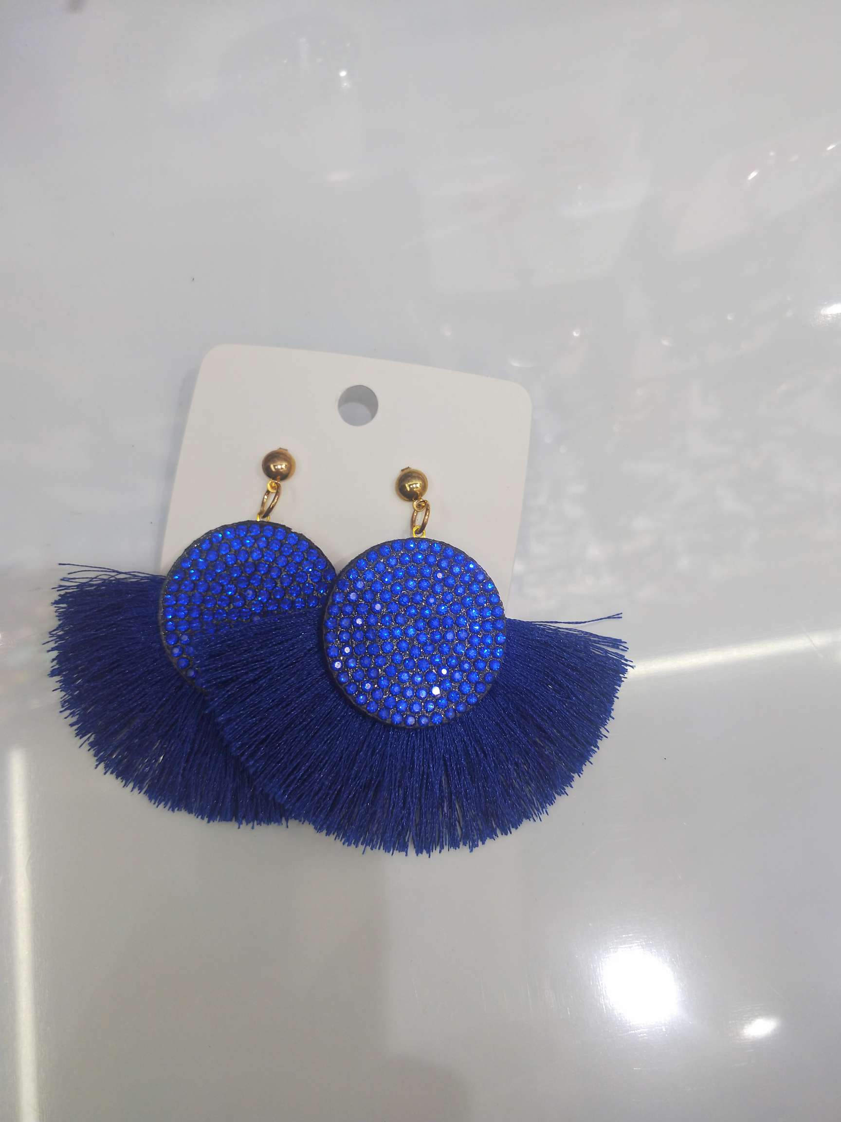 The fringe is fashionable and delicate. It's hot style on the network.
Eight colors. thumbnail