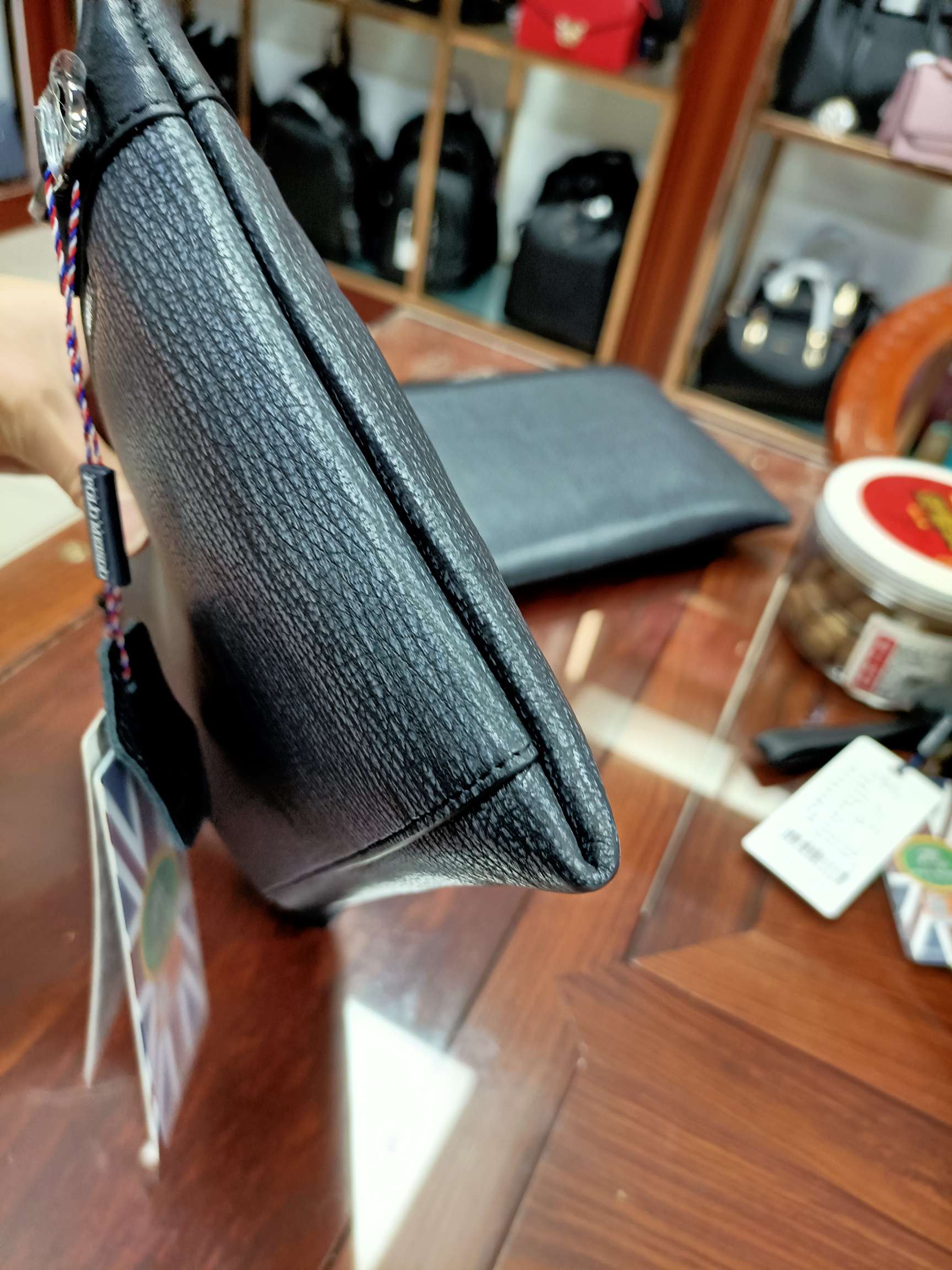 British Paul men's genuine leather fashion handbag Item Picture