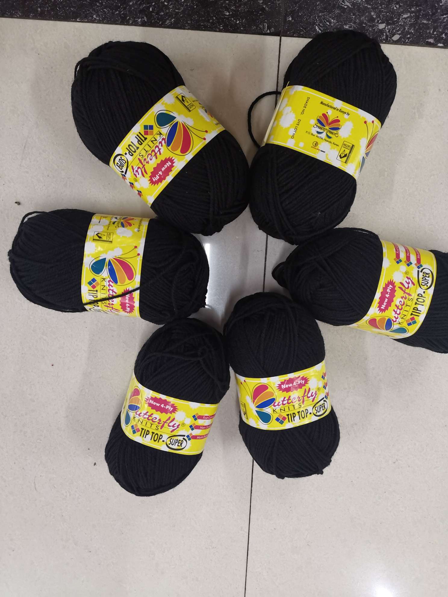 Hot-selling export wool yarn, 50g polyester small four strands, Meituan black Application Scenario