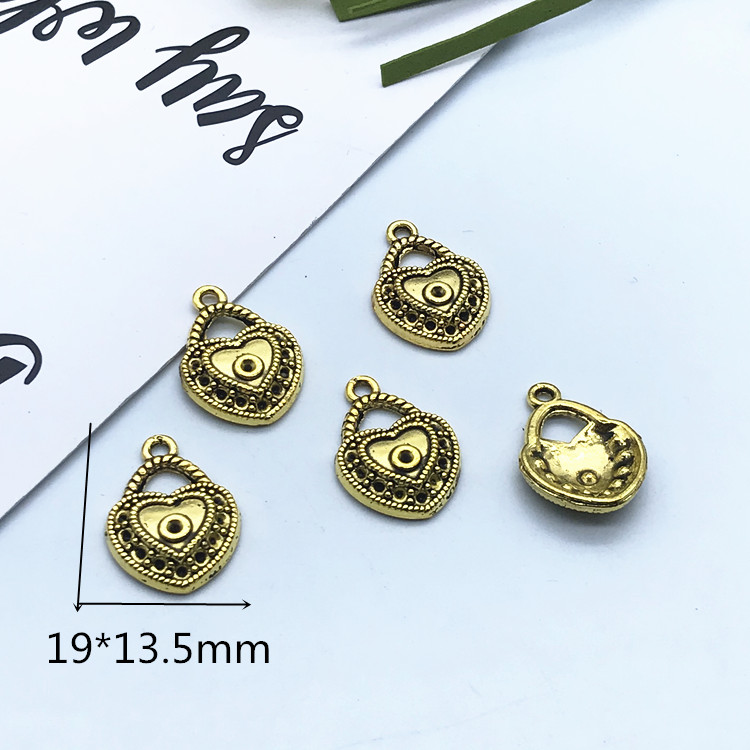 diy heart-shaped bag alloy pendants, earrings, bracelets, necklaces and accessories Item Picture