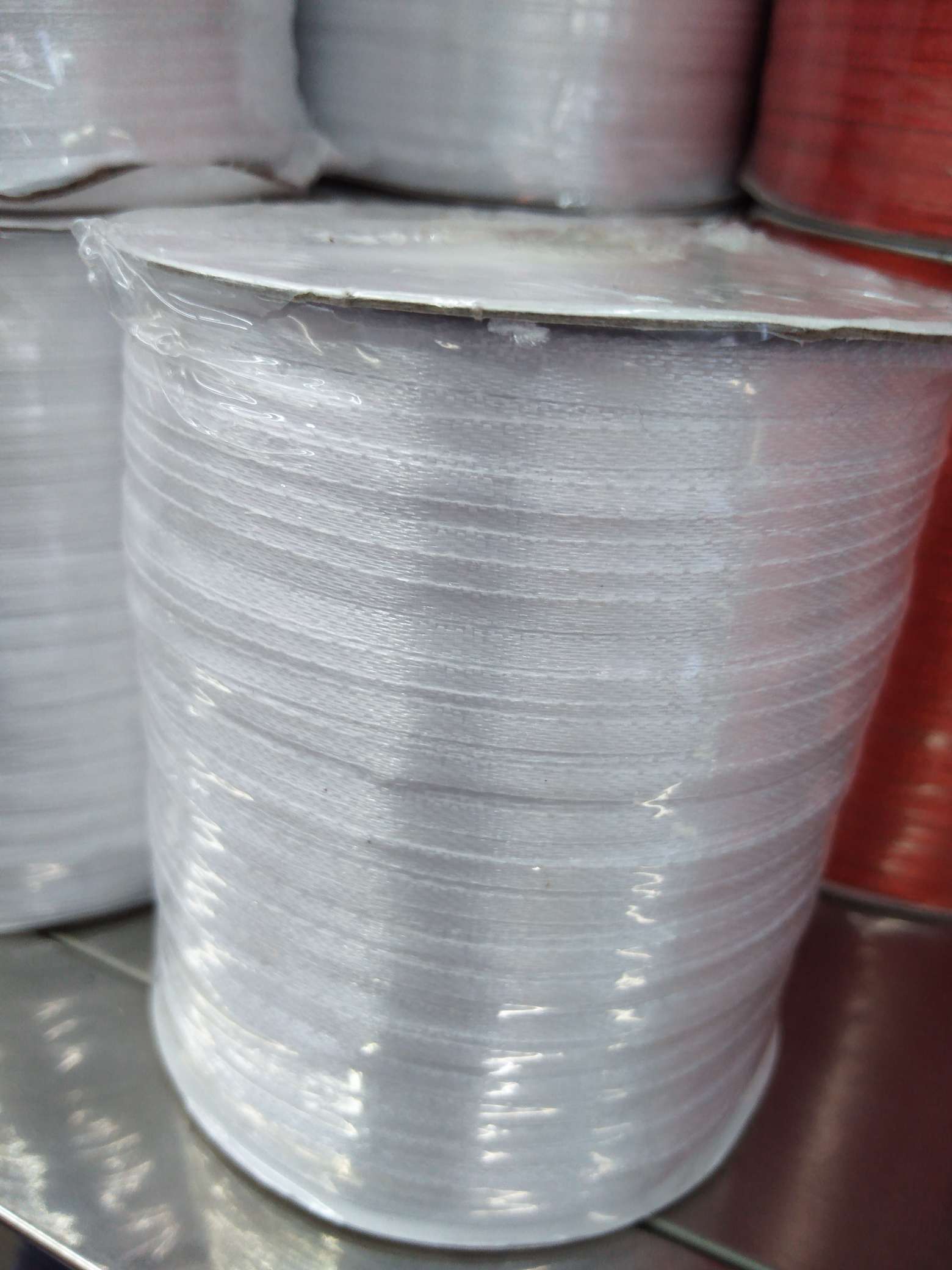 0.3cm white ribbon, 1-point white ribbon tied with balloon bow, multi-purpose gift packaging tape factory direct sales, cake box packaging ribbon, gift ribbon, wedding decoration polyester ribbon, DIY woven tape Specification image