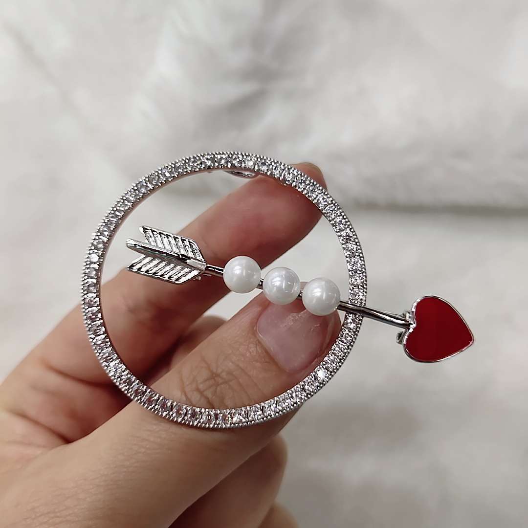 Fashion love Brooch