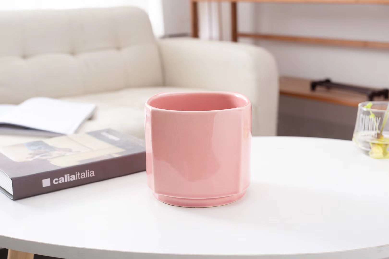 Iron bucket flowerpot Application Scenario