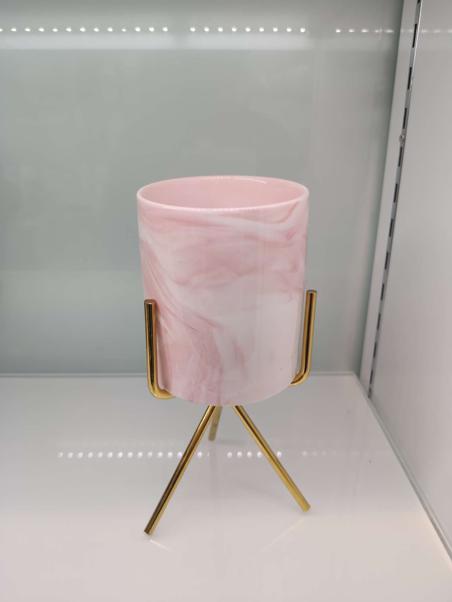 Iron frame flowerpot Specification image