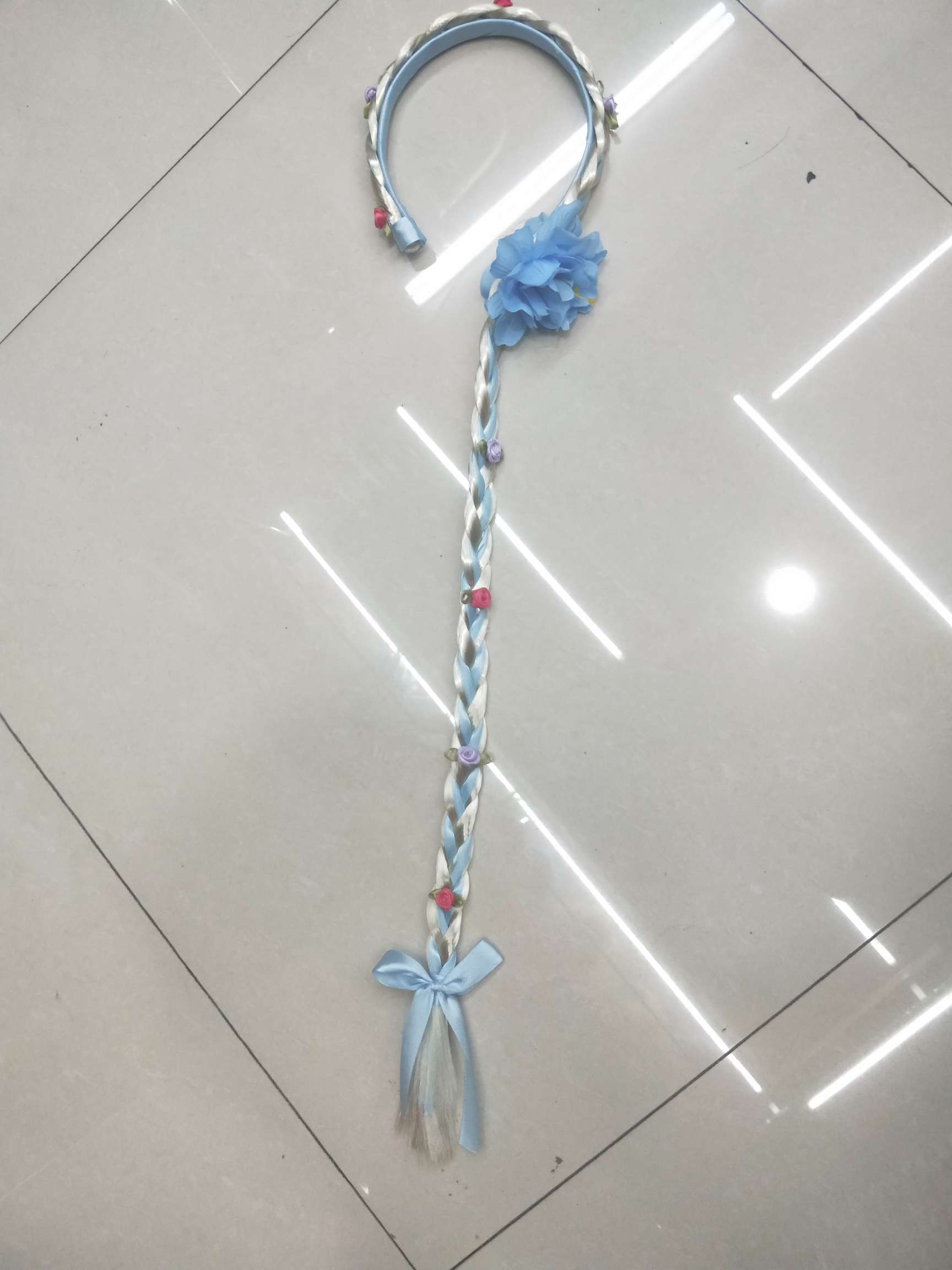 Cabeza hebilla larga trenza plus cinta tamaño flor lazo tocados Specification image