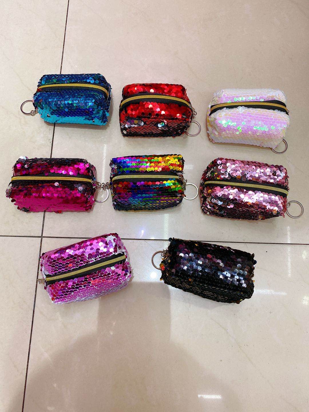 Sequined coin purse details Picture