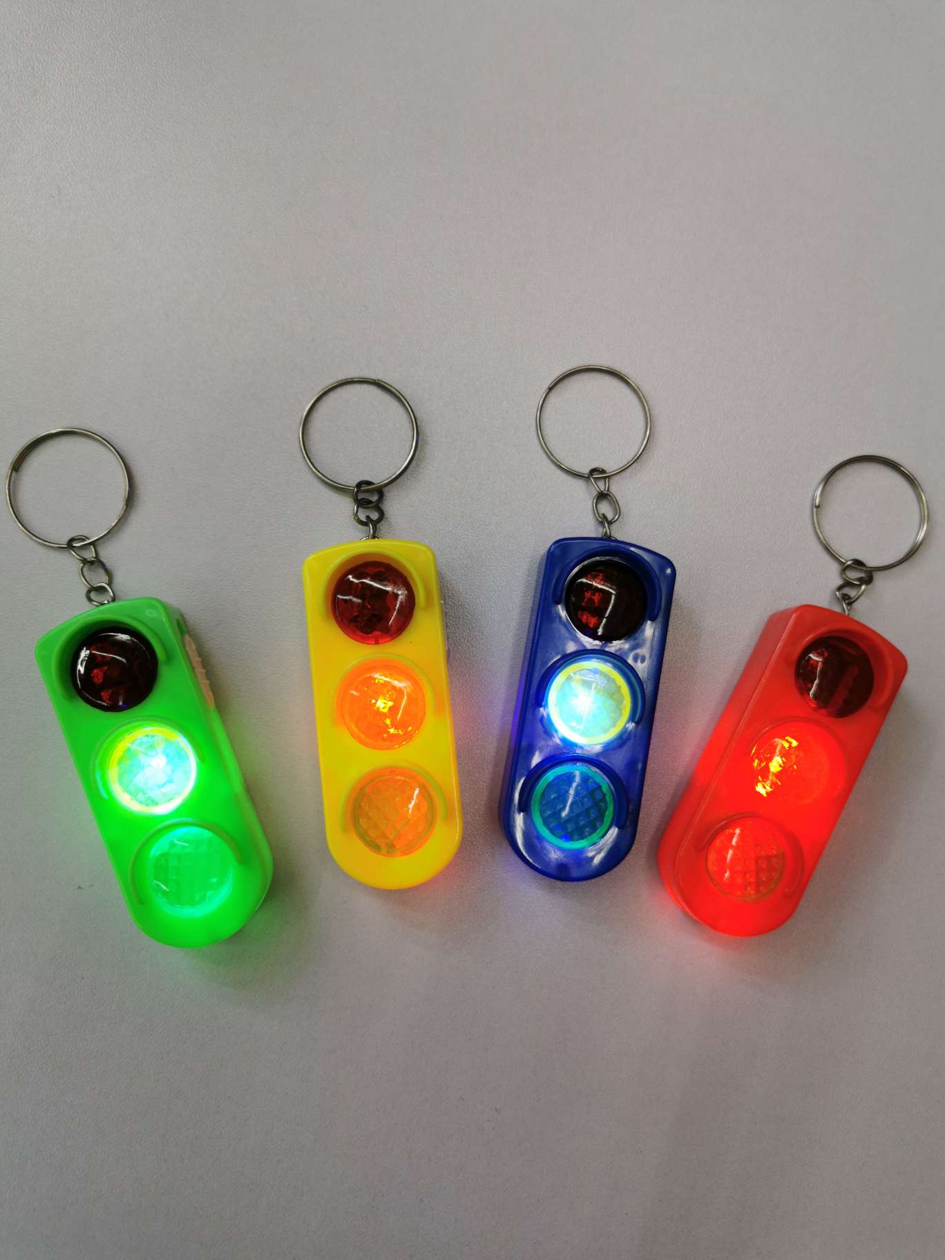 信号灯钥匙扣灯
100个一包
2000个一件