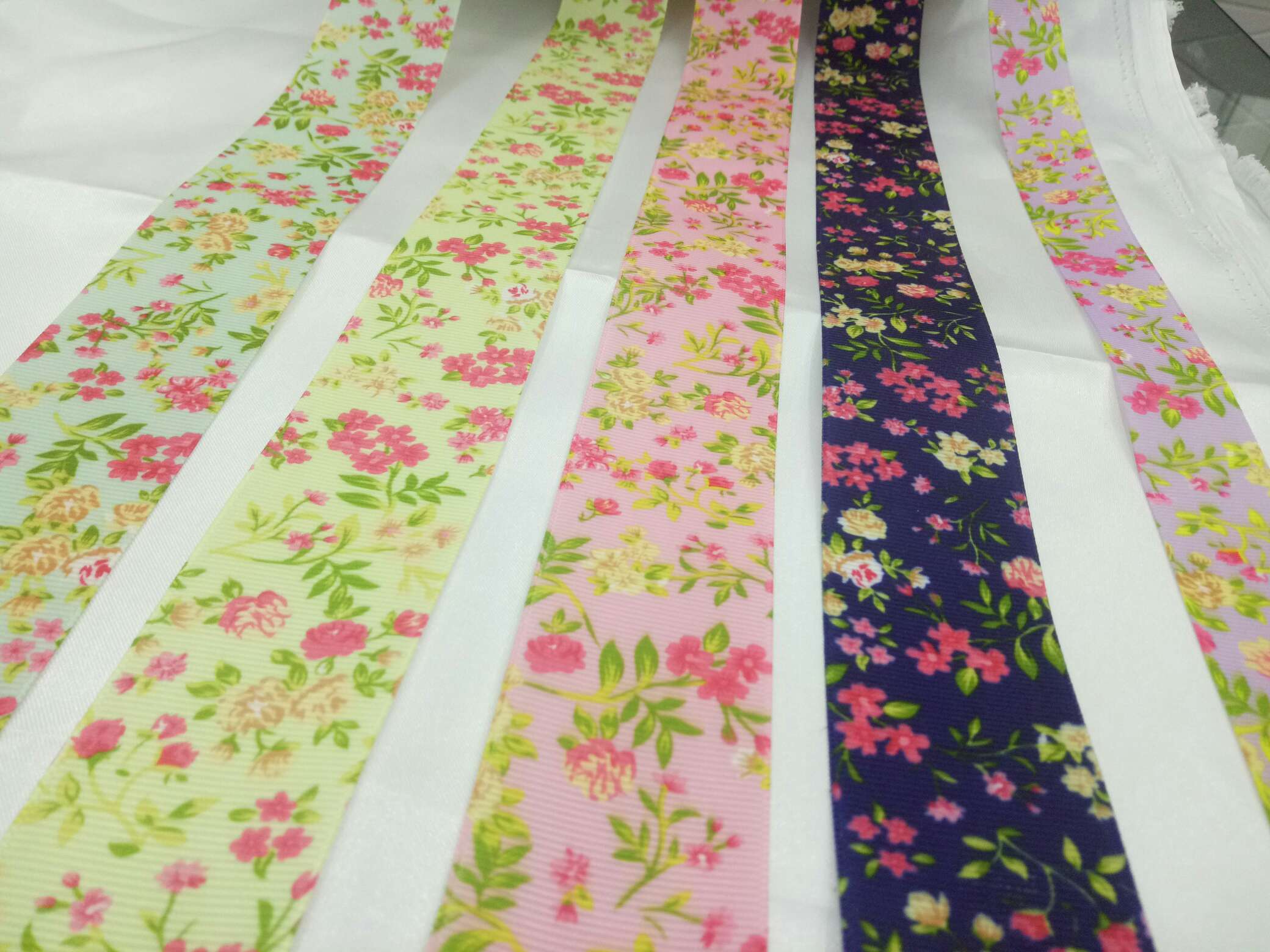 25mm ribbed printed small floral webbing undefined