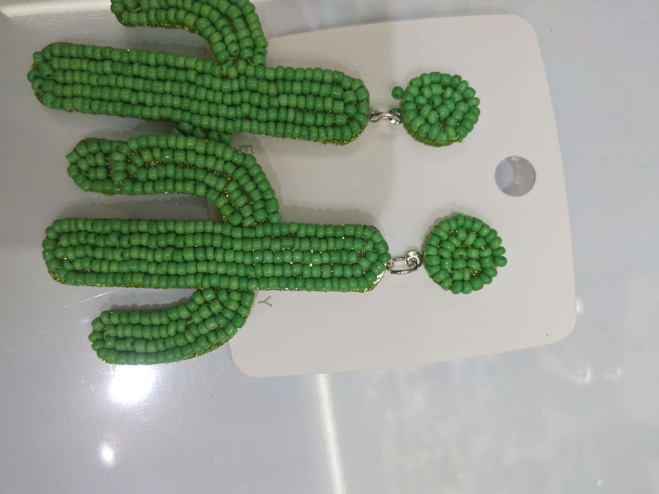 Hand manifold elegant fashion exaggerated network style thumbnail