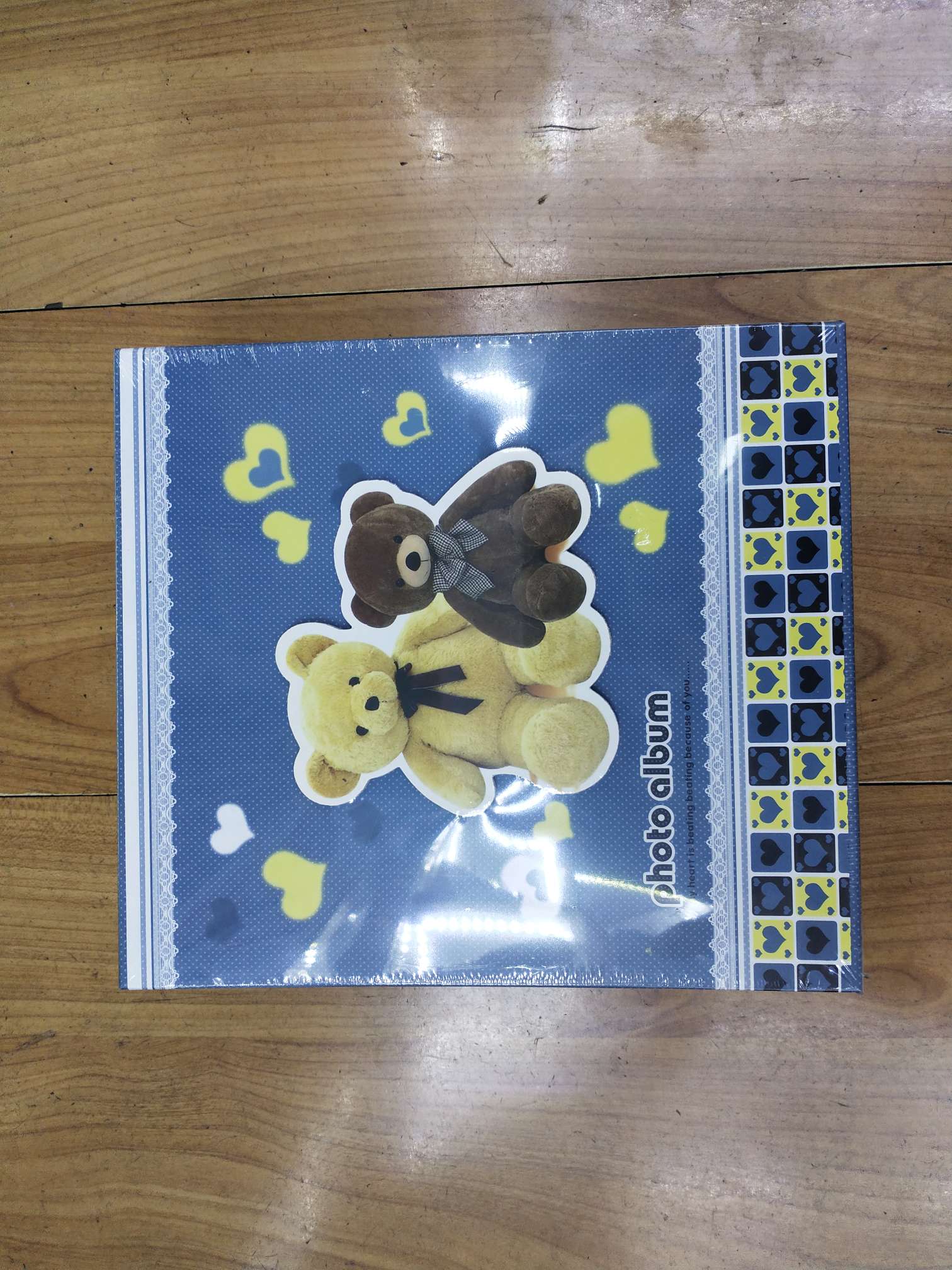 A new twin photo album with insert pages, 5-inch and 7-inch, for children and babies to commemorate May 7th