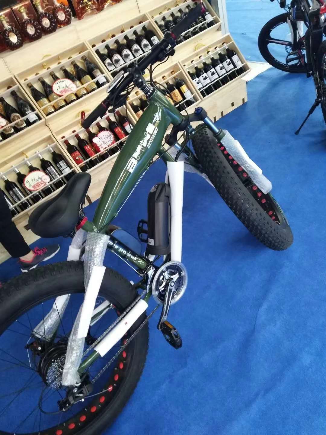 26寸铝合金锂电池雪地车成人山地车