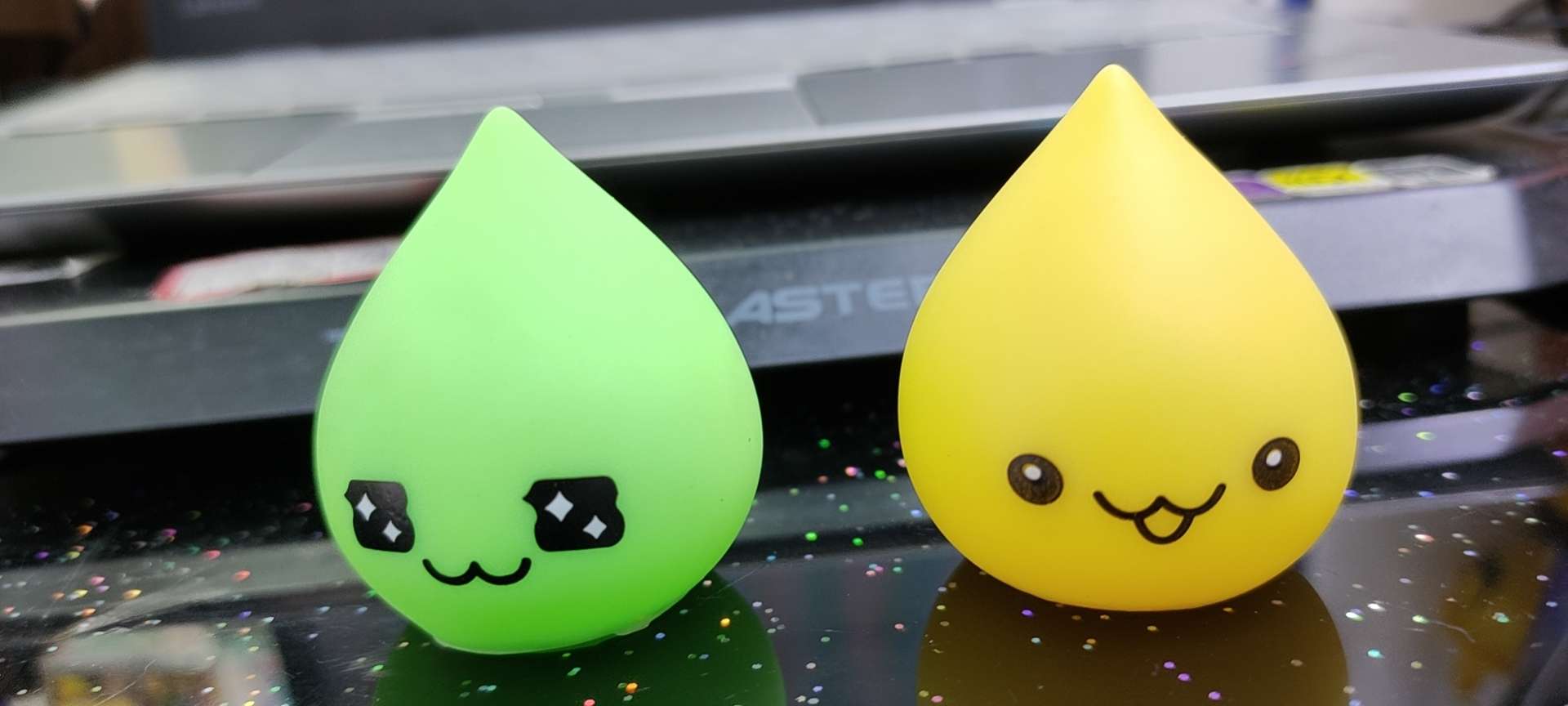 Twisted eggs glow toy drops