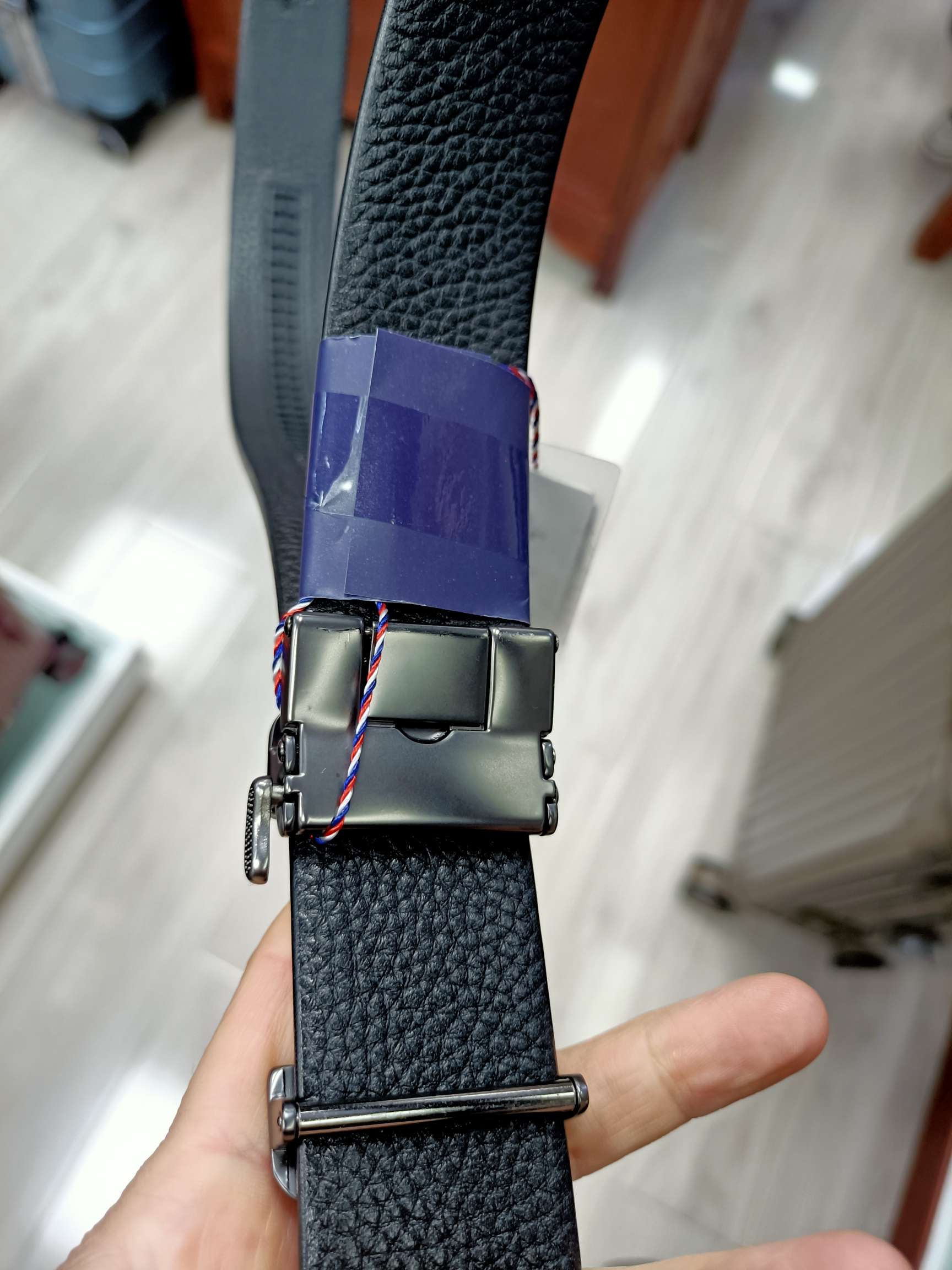 英国保罗男士真皮皮带  腰带白底实物图
